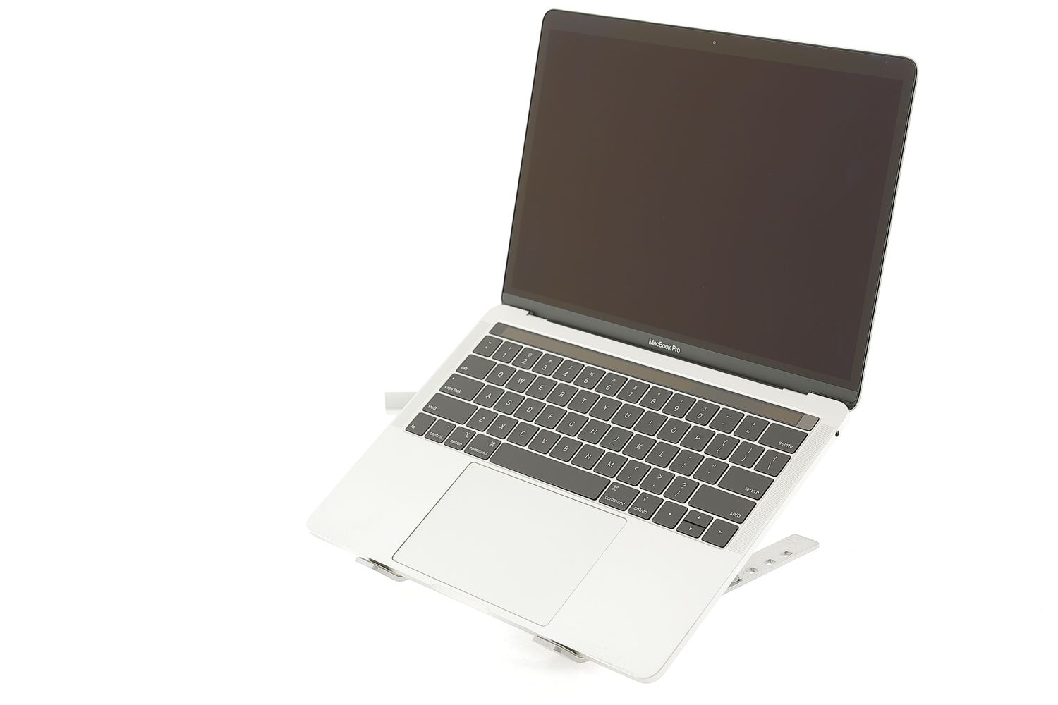 Apple MacBook Pro 13″ Touch Bar 2019, i5 1.4 GHz, 8 GB, Iris Plus Graphics 645 128 GB Silver - Nagyon jó