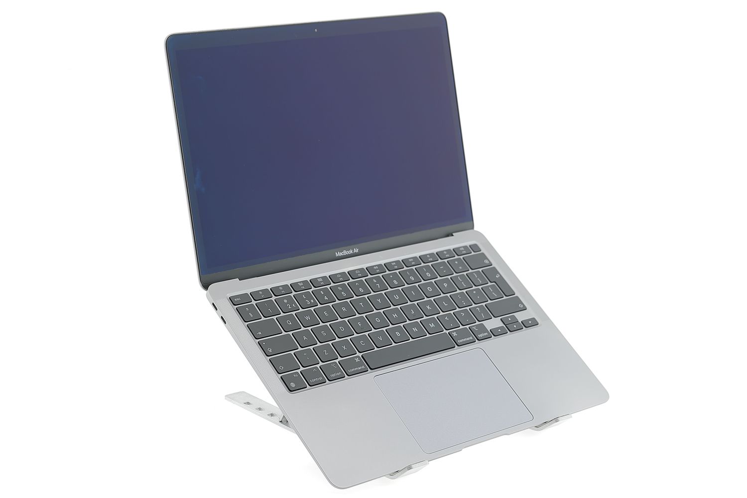 Apple MacBook Air 13″ 2020, i3 1.1 GHz, 8 GB, Intel Iris Plus 512 GB Space Gray - Excelent