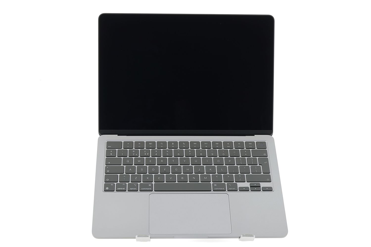 Apple MacBook Air 13″ 2022, M2 8 Cores, 8 GB, 8 core GPU 256 GB Space Gray - Като нов