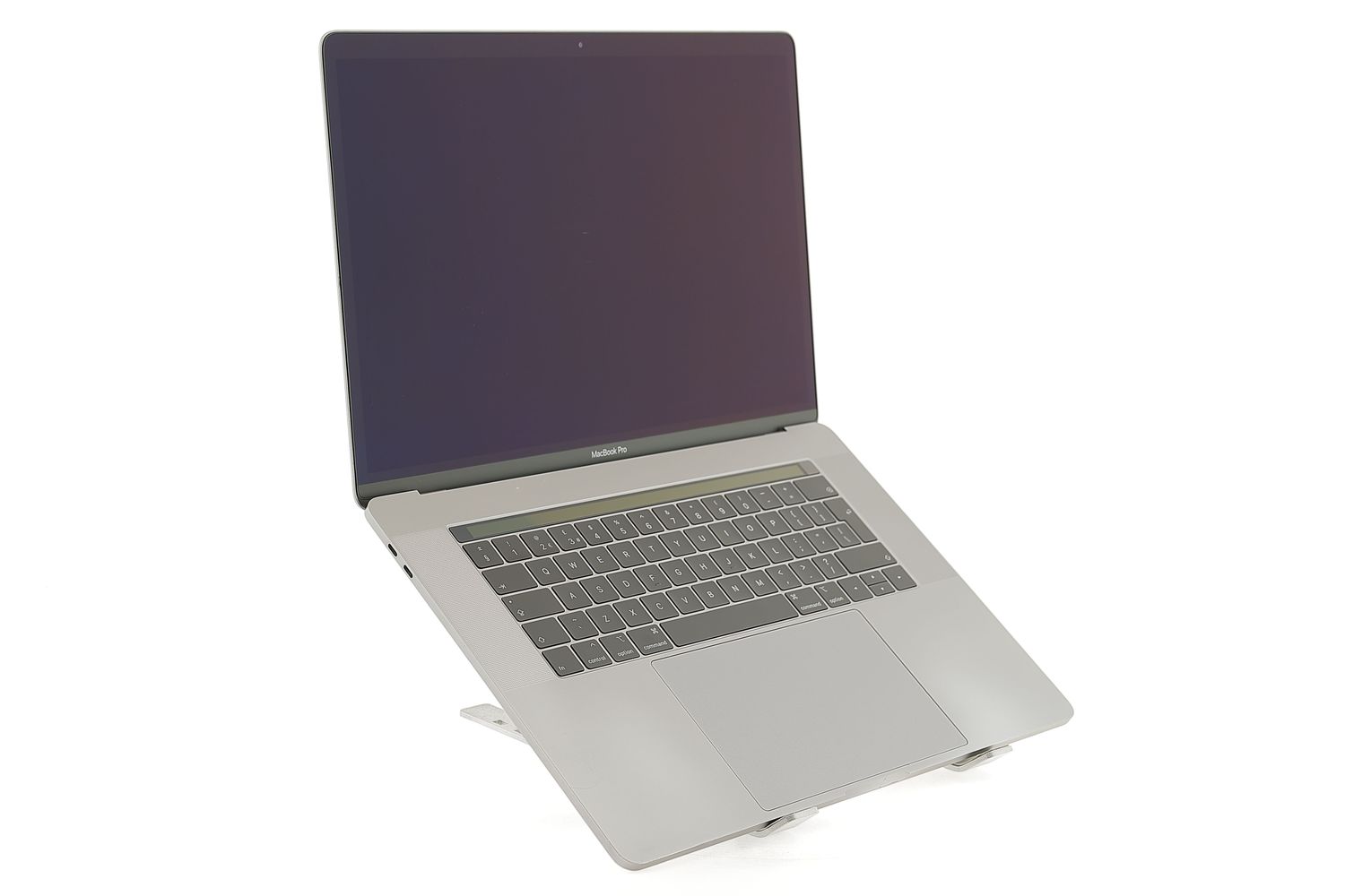 Apple MacBook Pro 15″ Touch Bar 2018, i7 2.2 GHz, 32 GB, AMD Radeon Pro 555X 512 GB Space Gray - Foarte bun
