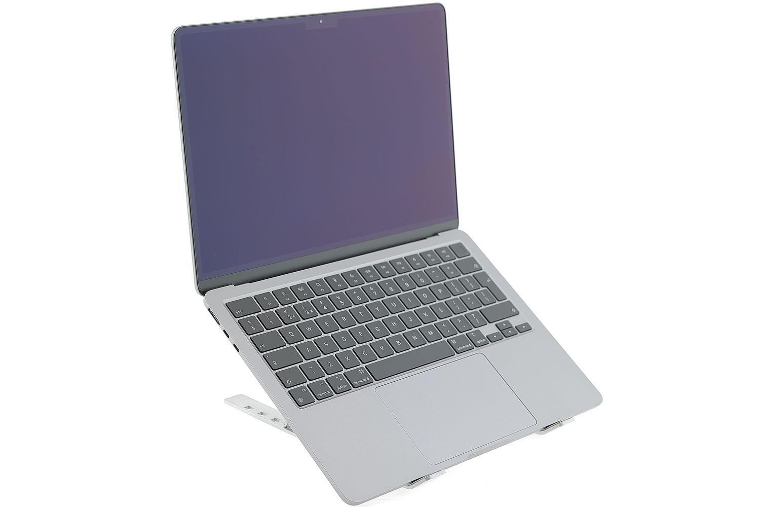 Apple MacBook Air 13″ 2022, M2 8 Cores, 8 GB, 8 core GPU 256 GB Space Gray