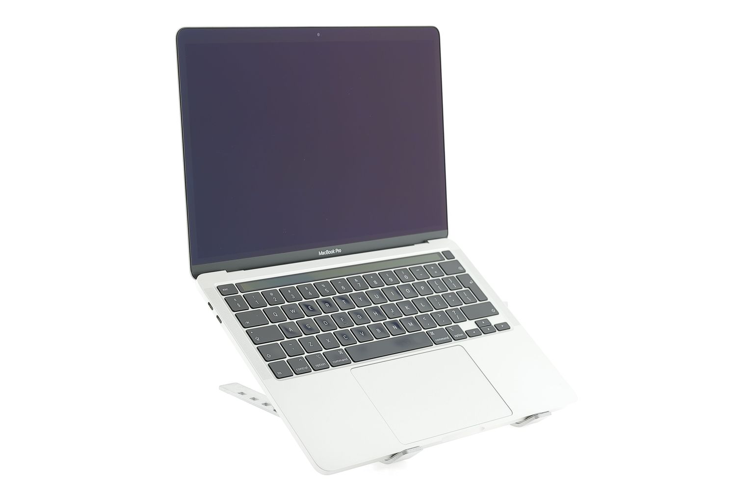 Apple MacBook Pro 13″ Touch Bar 2020, i7 1.7 GHz, 16 GB, Intel Iris Plus Graphics 645 256 GB Space Gray - Excelent