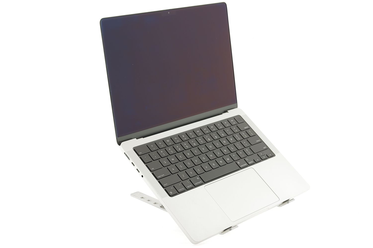 Apple MacBook Pro 14″ 2021, M1 Pro 8 Cores, 16 GB, 14 core GPU 512 GB Silver - Отлично