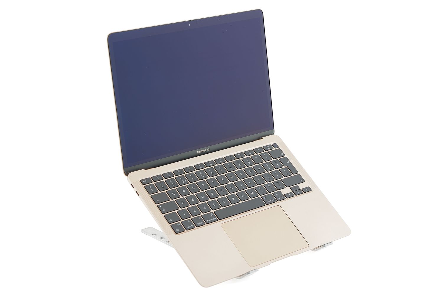 Apple MacBook Air 13″ 2020, i7 1.2 GHz, 8 GB, Intel Iris Plus 256 GB Gold - Kiváló