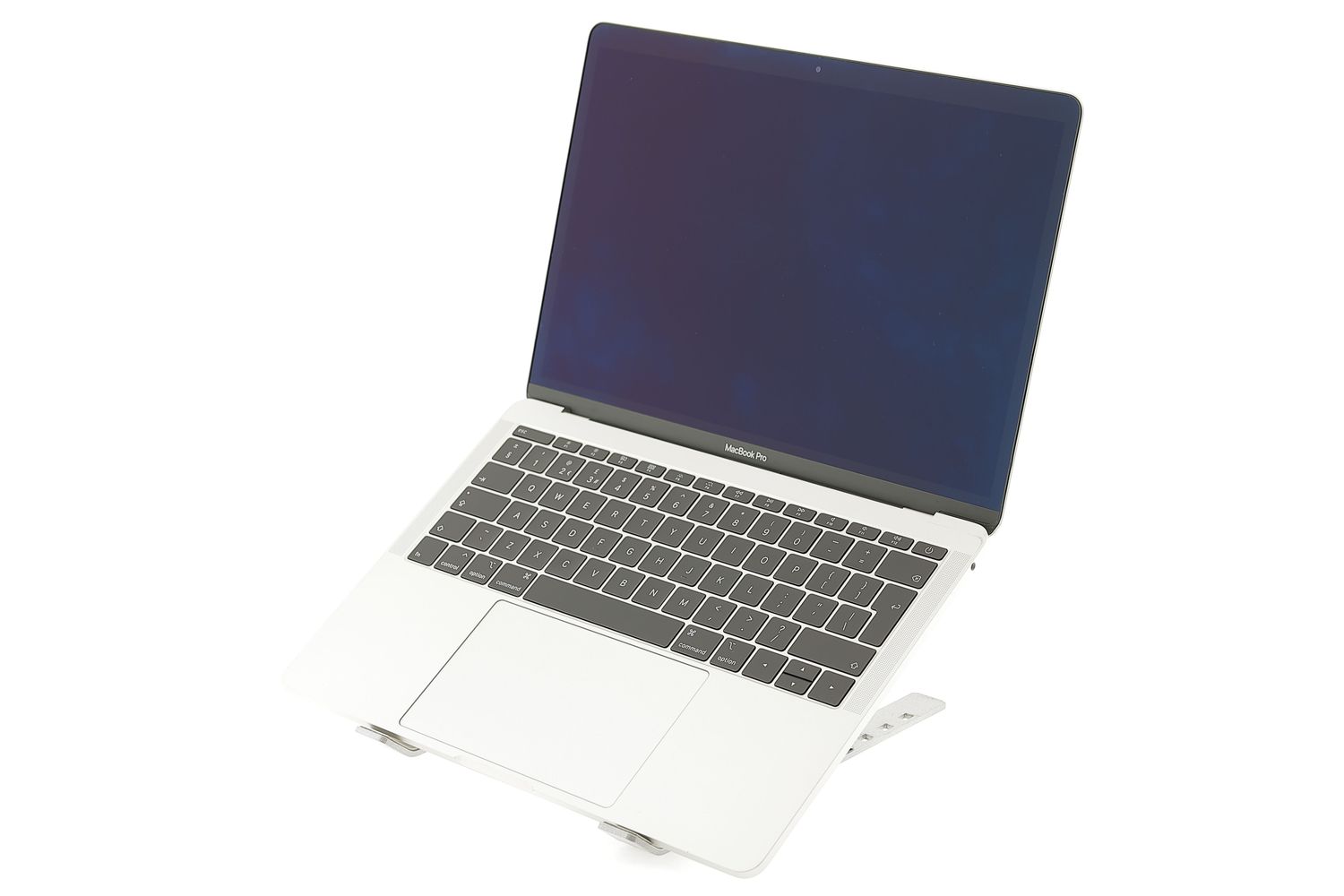 Apple MacBook Pro 13″ 2017, i5 2.3 GHz, 8 GB, Intel Iris Plus Graphics 640 128 GB Silver - Jó