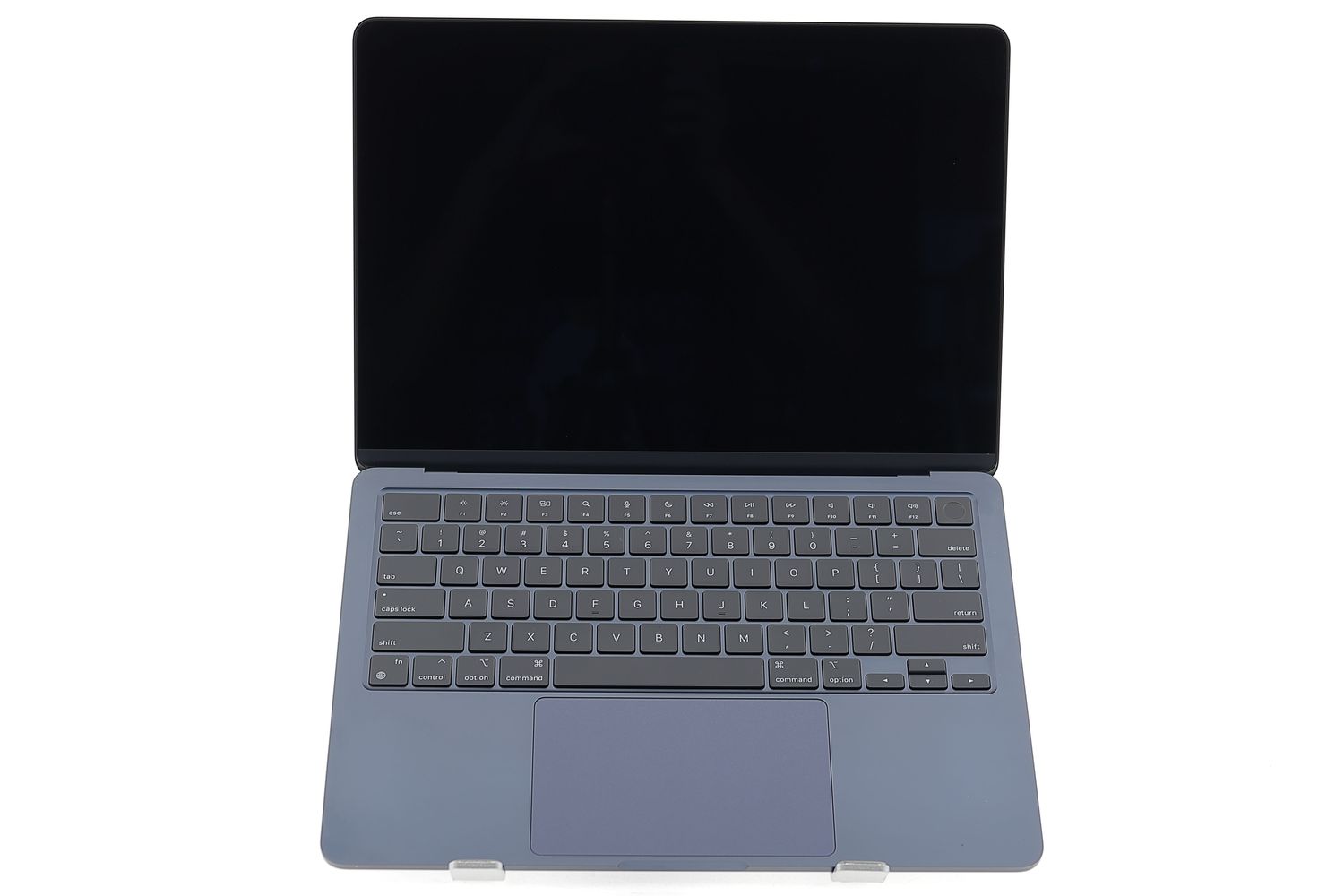 Apple MacBook Air 13″ 2022, M2 8 Cores, 8 GB, 8 core GPU 256 GB Midnight