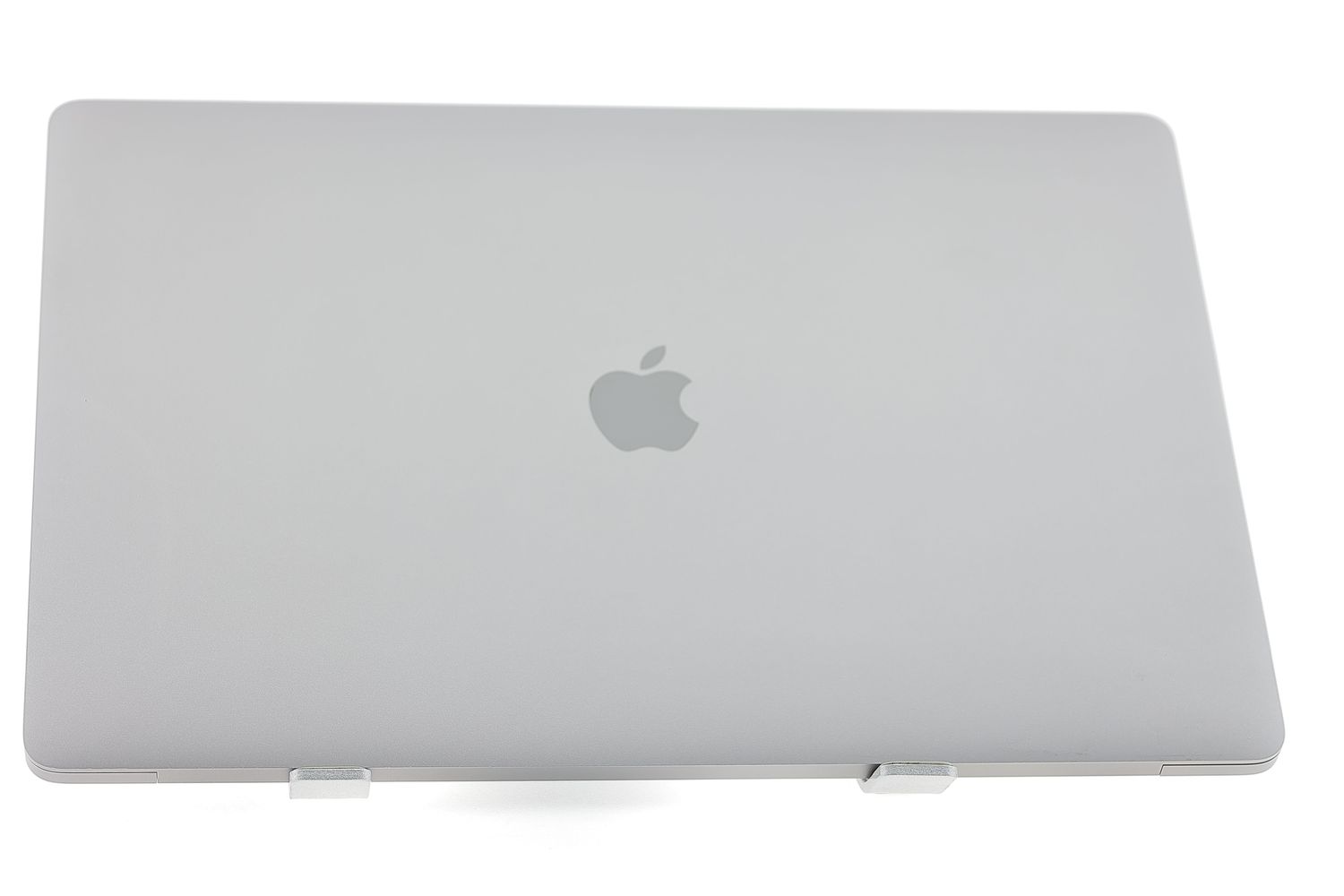 Apple MacBook Pro 15″ Touch Bar 2018, i7 2.6 GHz, 16 GB, AMD Radeon Pro 560X 512 GB Space Gray - Като нов