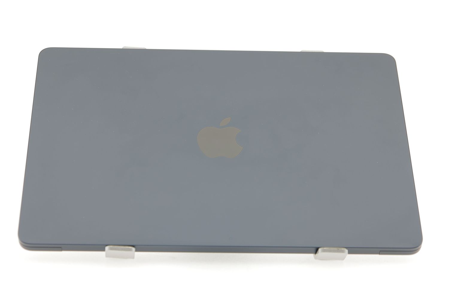 Apple MacBook Air 13″ 2022, M2 8 Cores, 8 GB, 8 core GPU 256 GB Midnight