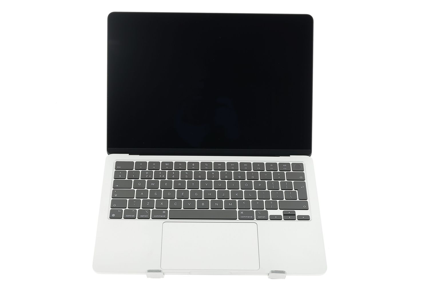 Apple MacBook Air 13″ 2022, M2 8 Cores, 8 GB, 8 core GPU 256 GB Silver - Excelent