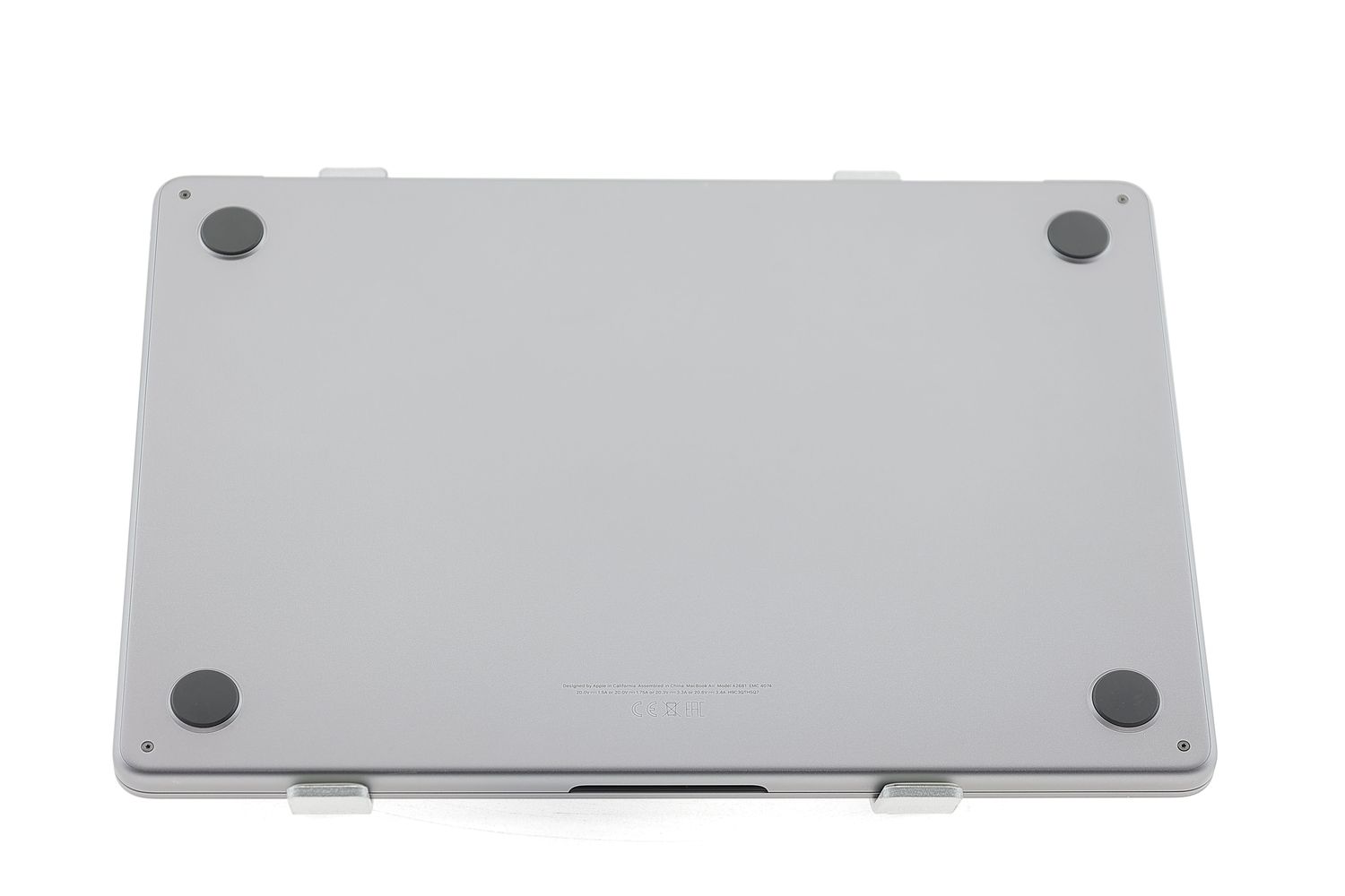 Apple MacBook Air 13″ 2022, M2 8 Cores, 8 GB, 8 core GPU 256 GB Space Gray