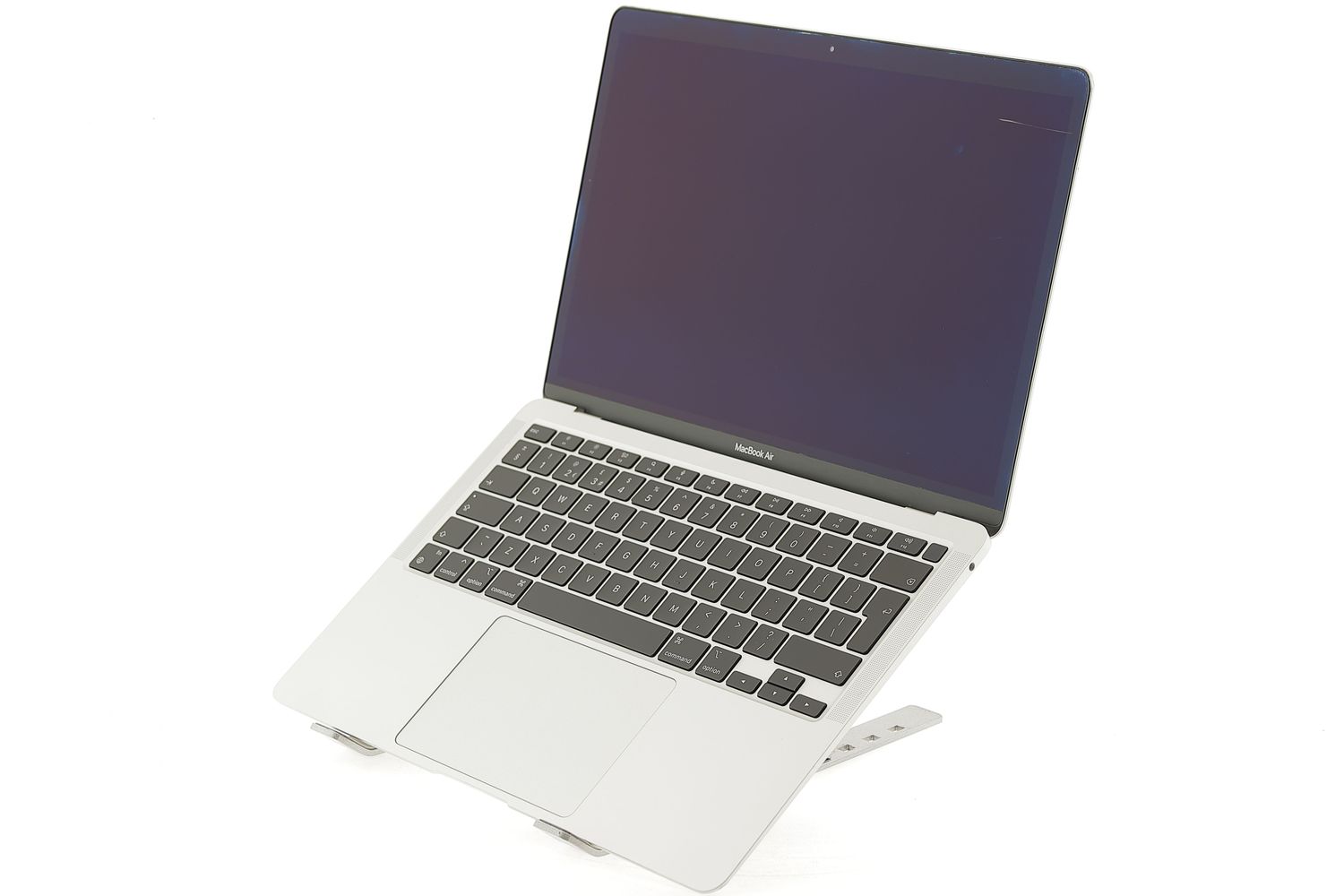 Apple MacBook Air 13″ 2020, M1 8 Cores, 16 GB, 7 core GPU 256 GB Silver - Nagyon jó