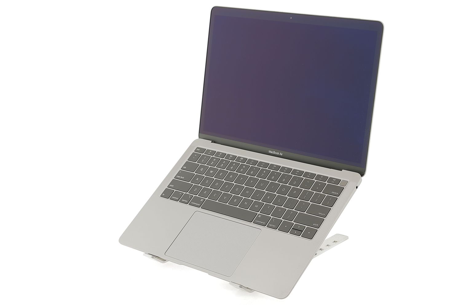 Apple MacBook Air 13″ 2019, i5 1.6 GHz, 8 GB, Intel UHD Graphics 617 256 GB Space Gray - Отлично