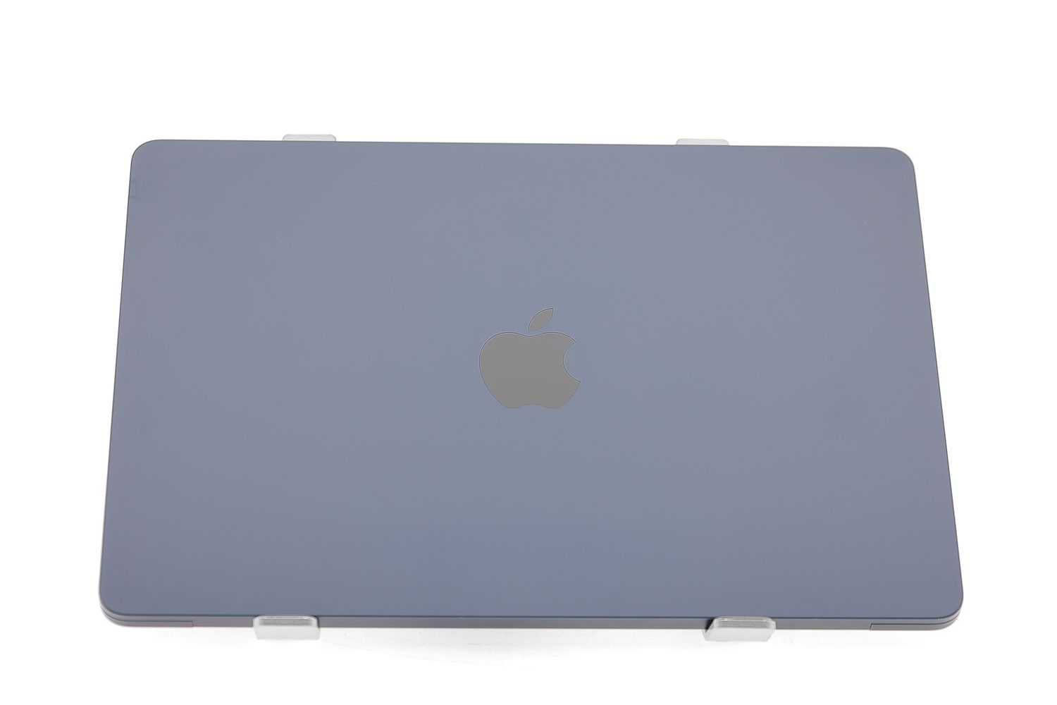 Apple MacBook Air 13″ 2022, M2 8 Cores, 8 GB, 8 core GPU 256 GB Midnight