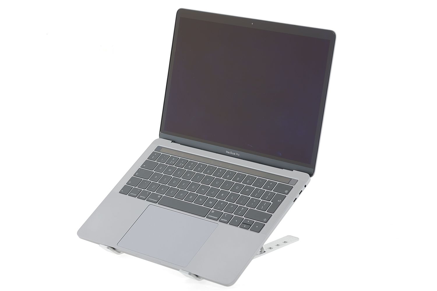 Apple MacBook Pro 13″ Touch Bar 2019, i7 2.8 GHz, 16 GB, Intel Iris Plus Graphics 655 256 GB Space Gray - Отлично