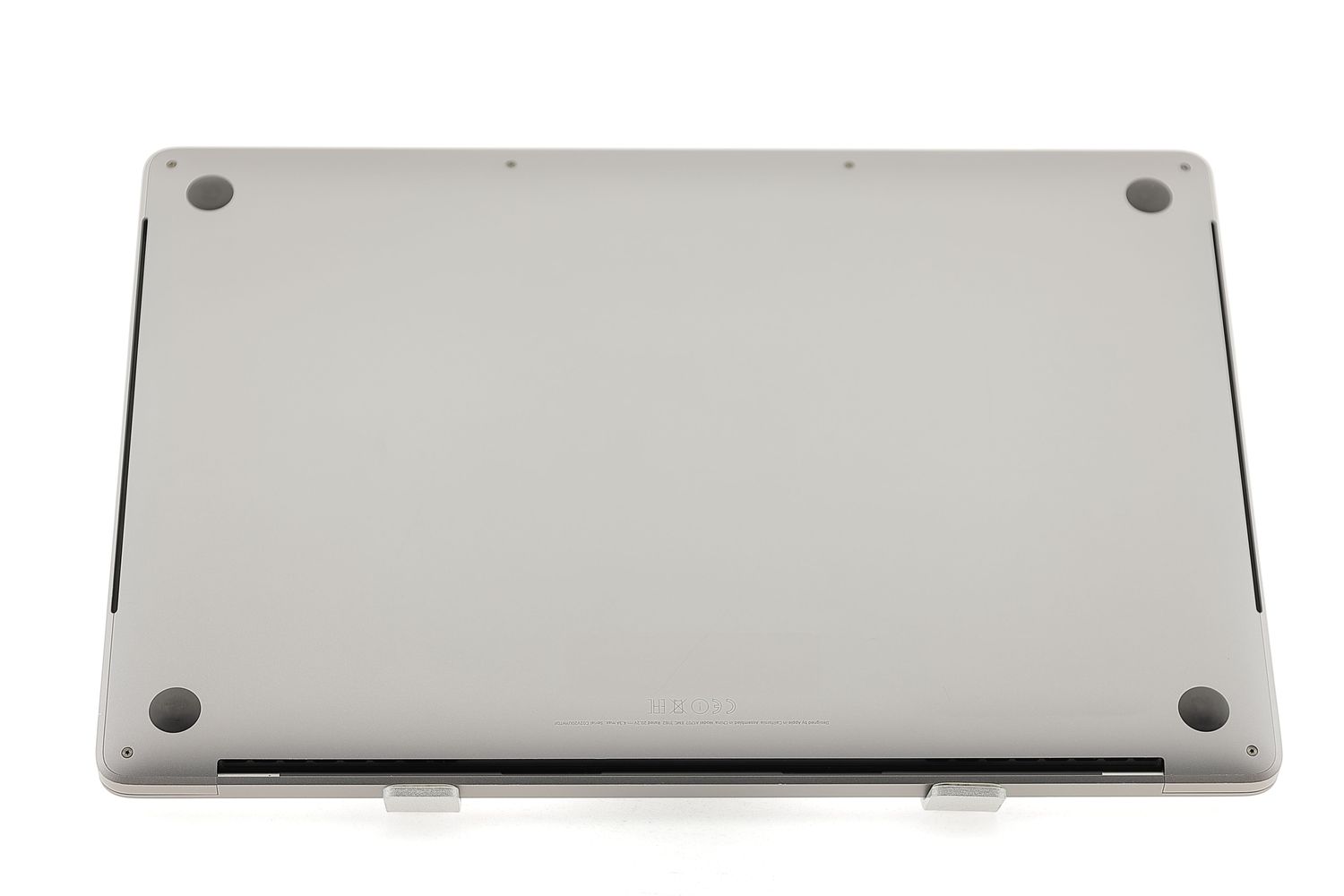 Apple MacBook Pro 15″ Touch Bar 2017, i7 2.9 GHz, 16 GB, AMD Radeon Pro 560 512 GB Space Gray - Отлично