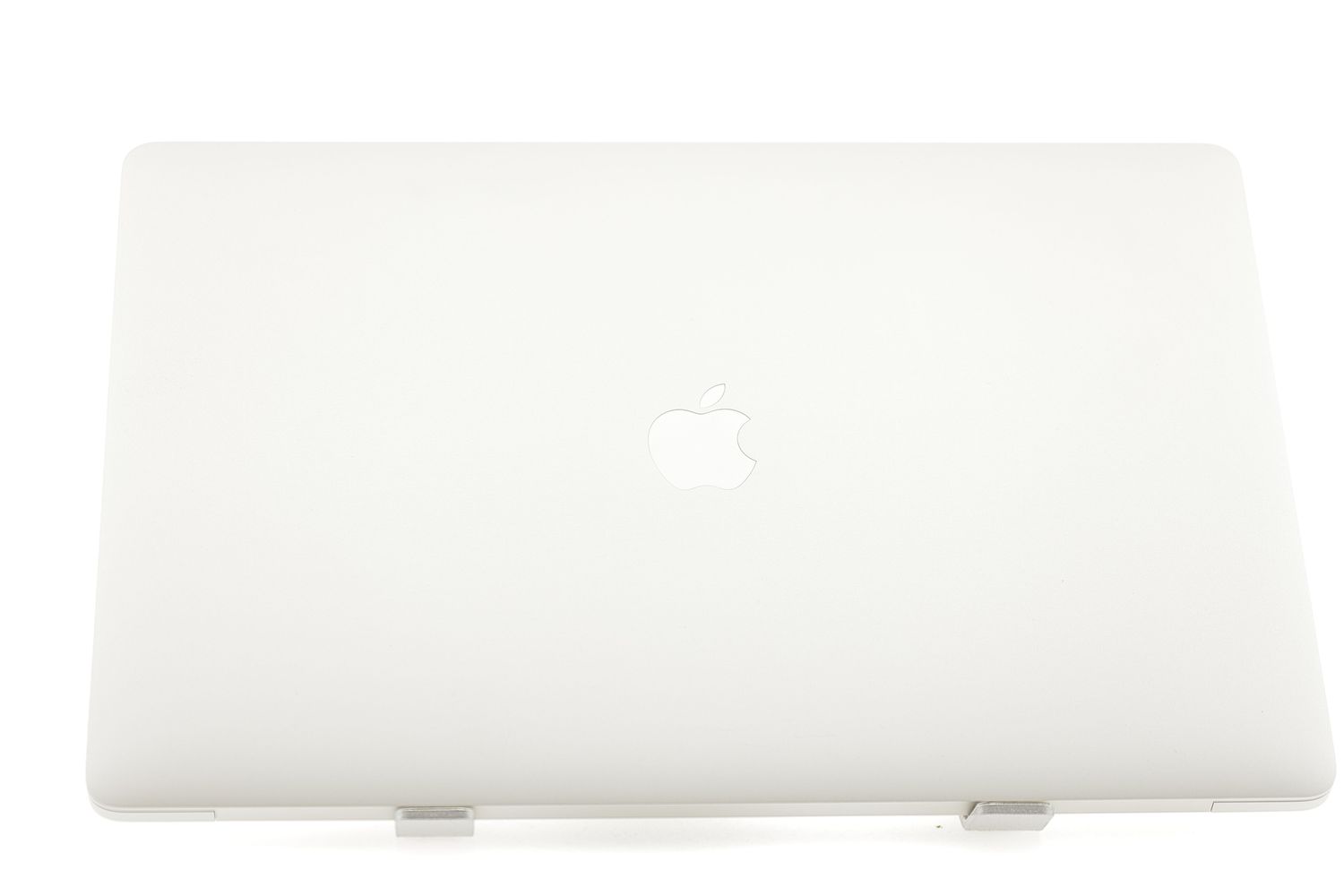 Apple MacBook Pro 15″ Touch Bar 2018, i7 2.2 GHz, 16 GB, AMD Radeon Pro 555X 256 GB Silver - Ca nou