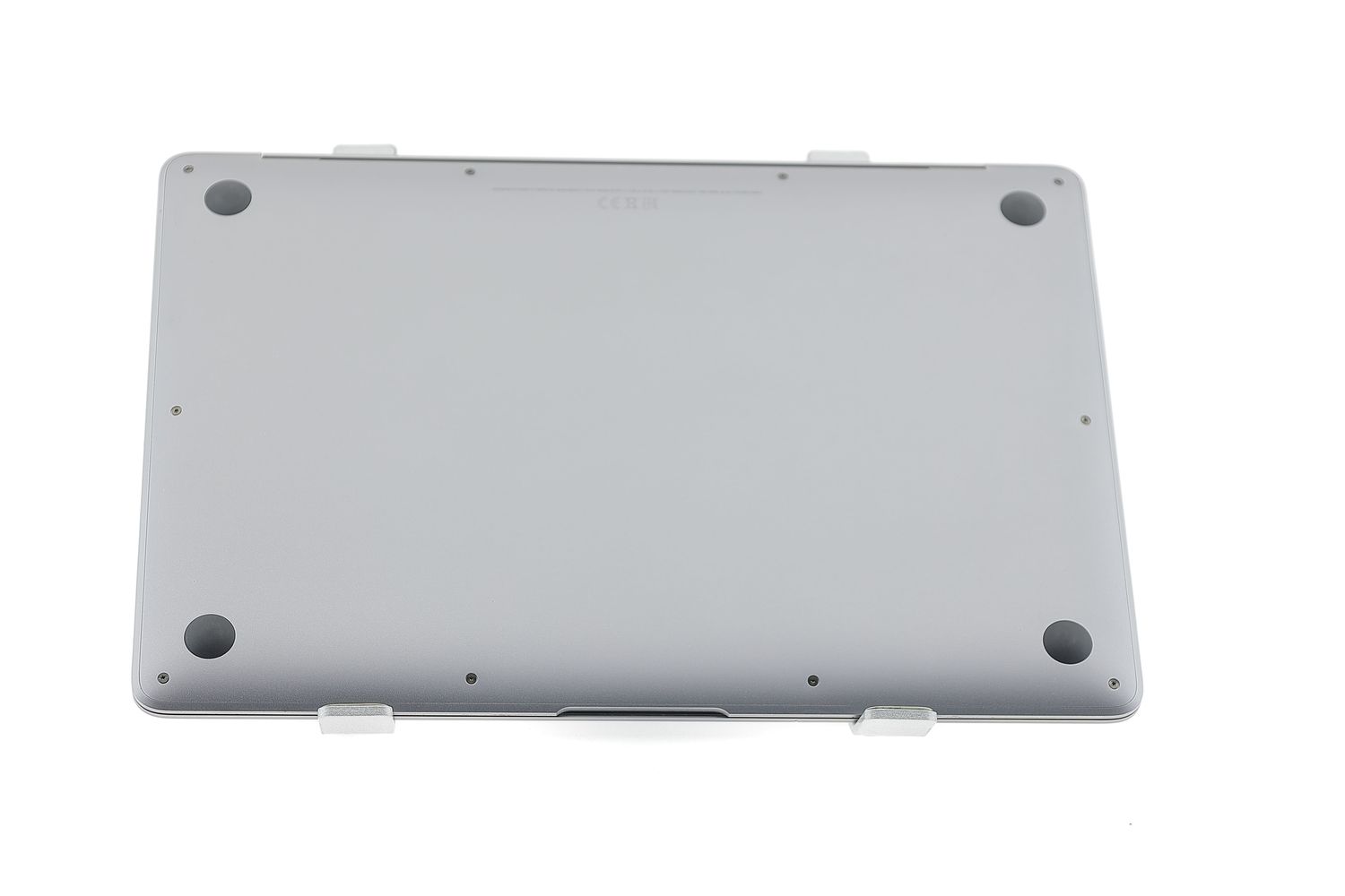 Apple MacBook Air 13″ 2020, M1 8 Cores, 8 GB, 7 core GPU 256 GB Space Gray - Много добро