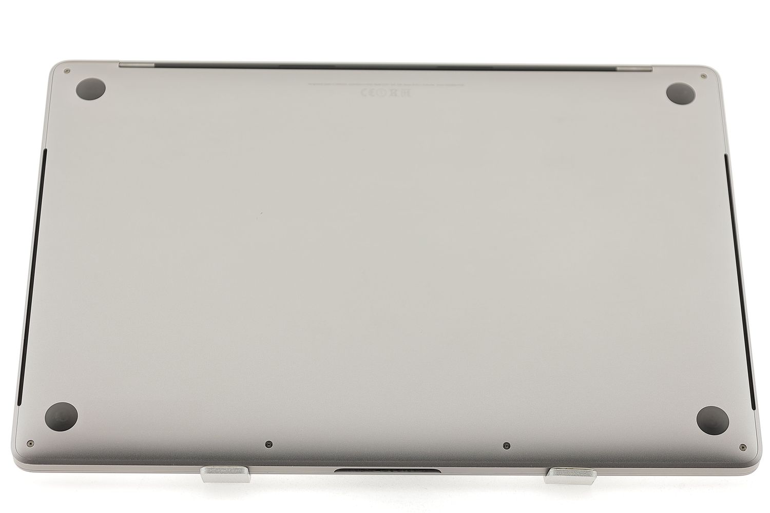 Apple MacBook Pro 15″ Touch Bar 2017, i7 2.8 GHz, 16 GB, AMD Radeon Pro 555 512 GB Space Gray - Foarte bun