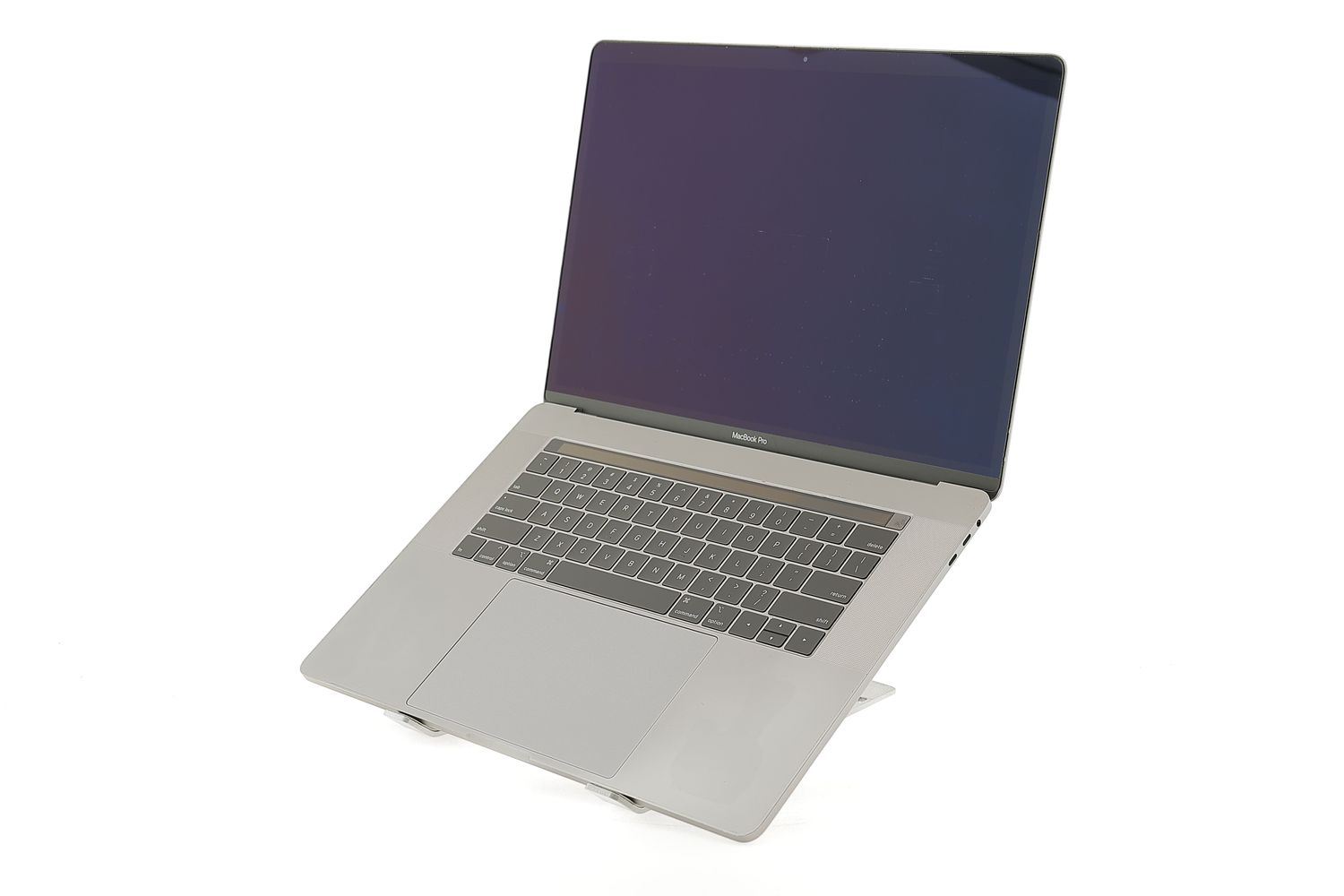 Apple MacBook Pro 15″ Touch Bar 2019, i7 2.6 GHz, 16 GB, AMD Radeon Pro 555X 256 GB Space Gray - Bun