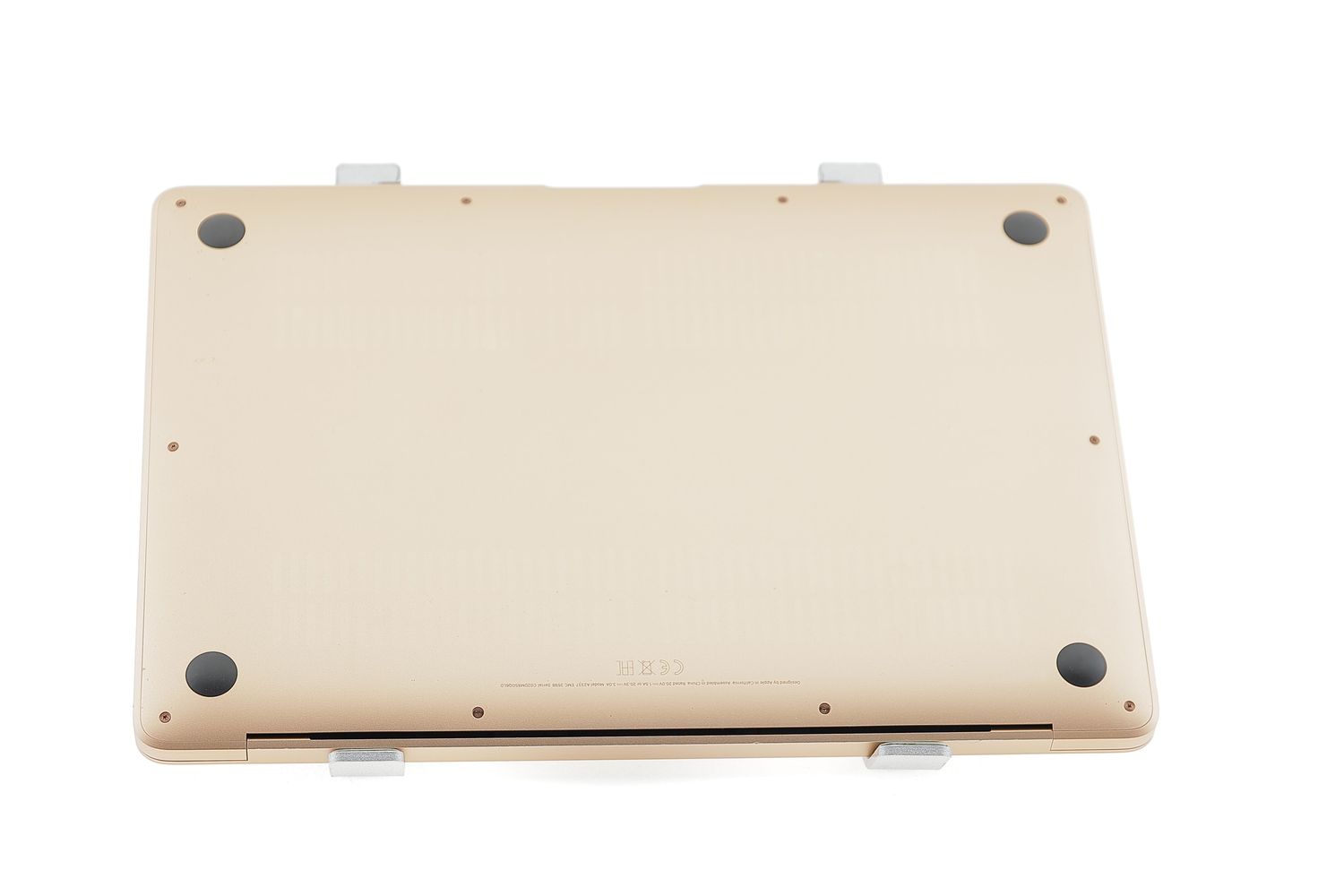 Apple MacBook Air 13″ 2020, M1 8 Cores, 8 GB, 8 core GPU 512 GB Gold - Много добро
