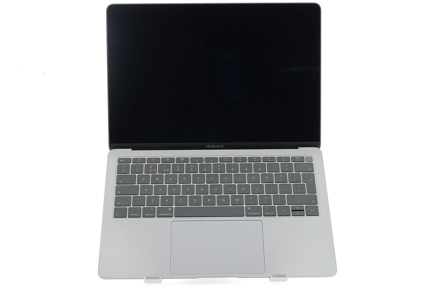 Apple MacBook Air 13″ 2019, i5 1.6 GHz, 8 GB, Intel UHD Graphics 617 128 GB Space Gray - Много добро