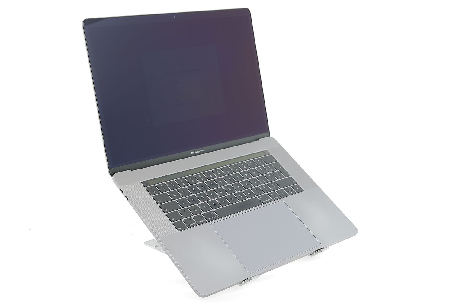 Apple MacBook Pro 15″ Touch Bar 2018, i7 2.2 GHz, 32 GB, AMD Radeon Pro 555X 512 GB Space Gray - Foarte bun