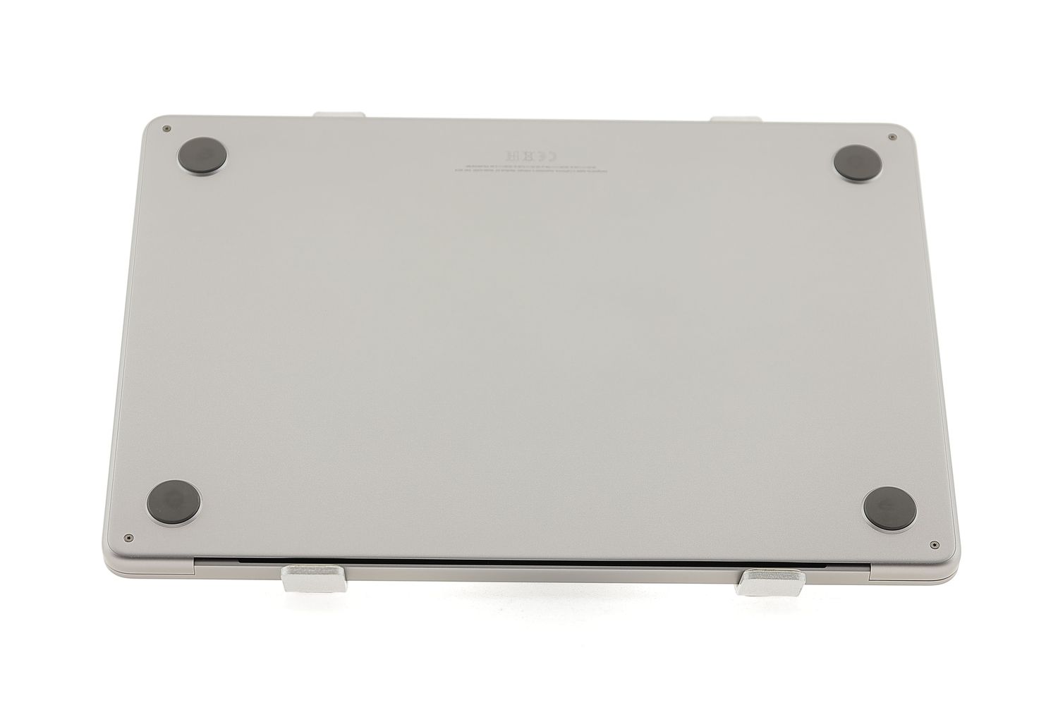 Apple MacBook Air 13″ 2022, M2 8 Cores, 16 GB, 10 core GPU 256 GB Space Gray - Kiváló