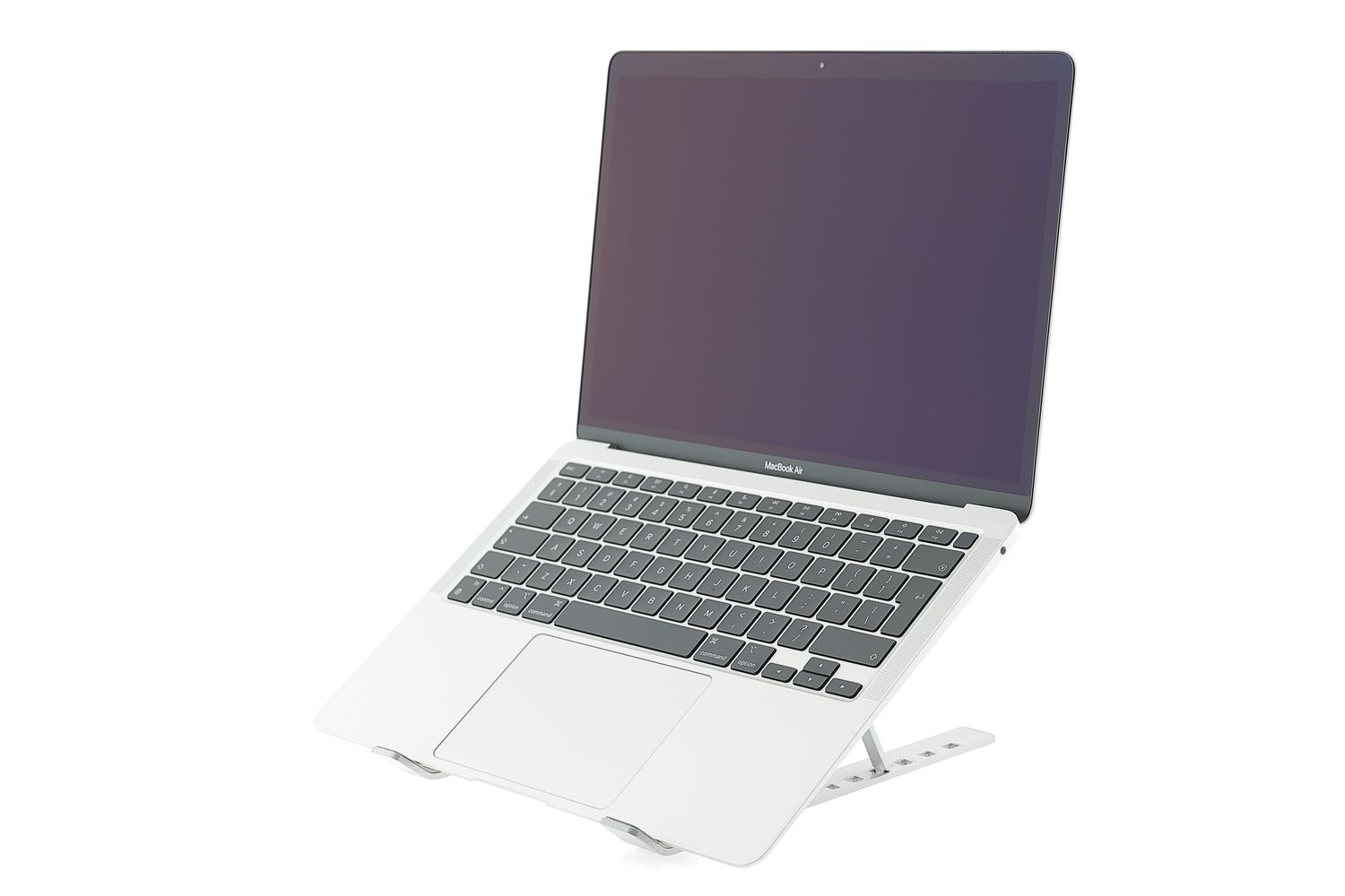 Apple MacBook Air 13″ 2020, M1 8 Cores, 8 GB, 7 core GPU 256 GB Silver - Excelent