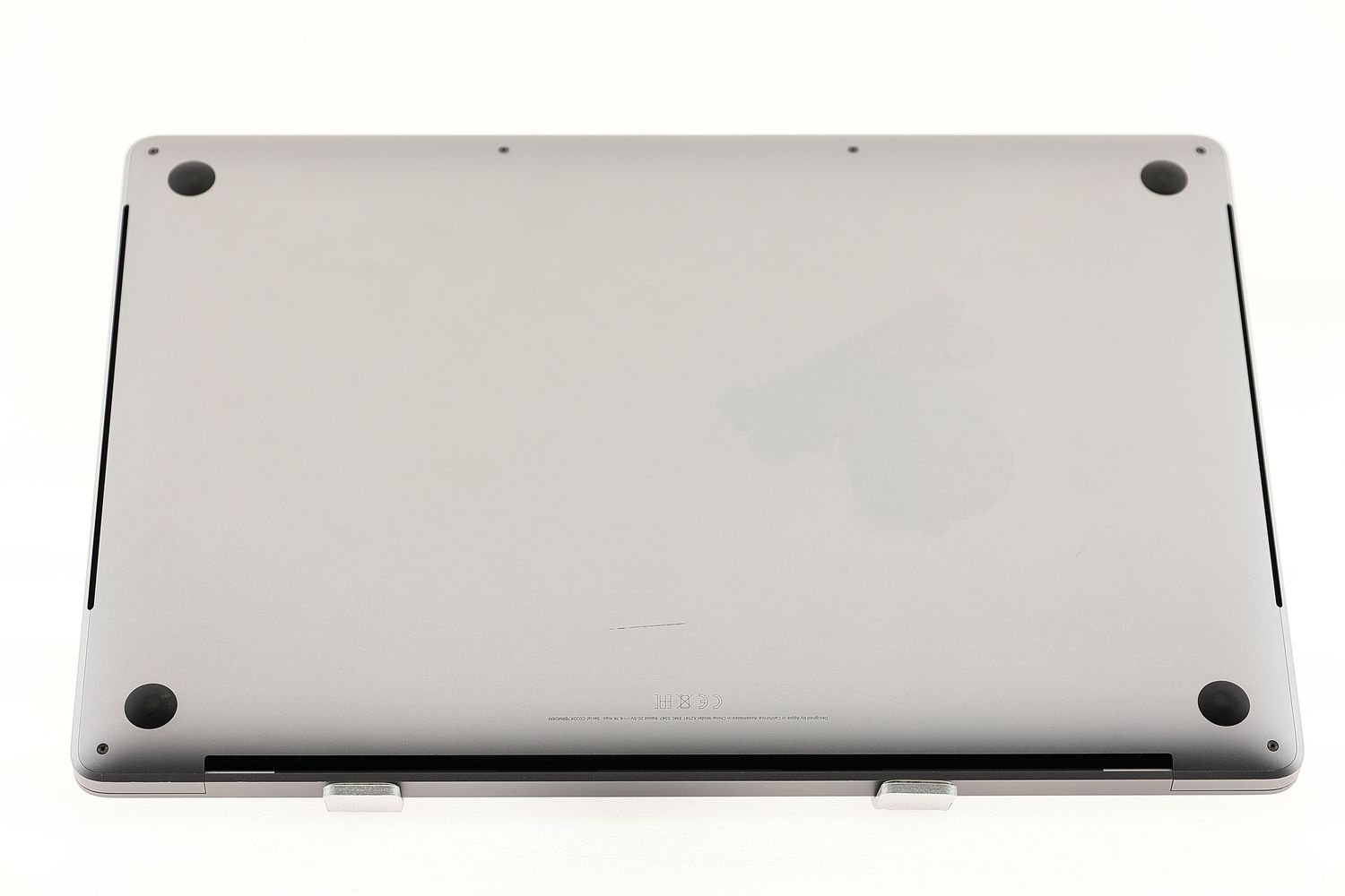 Apple MacBook Pro 16″ Touch Bar 2019, i7 2.6 GHz, 16 GB, AMD Radeon Pro 5300M 512 GB Space Gray - Като нов