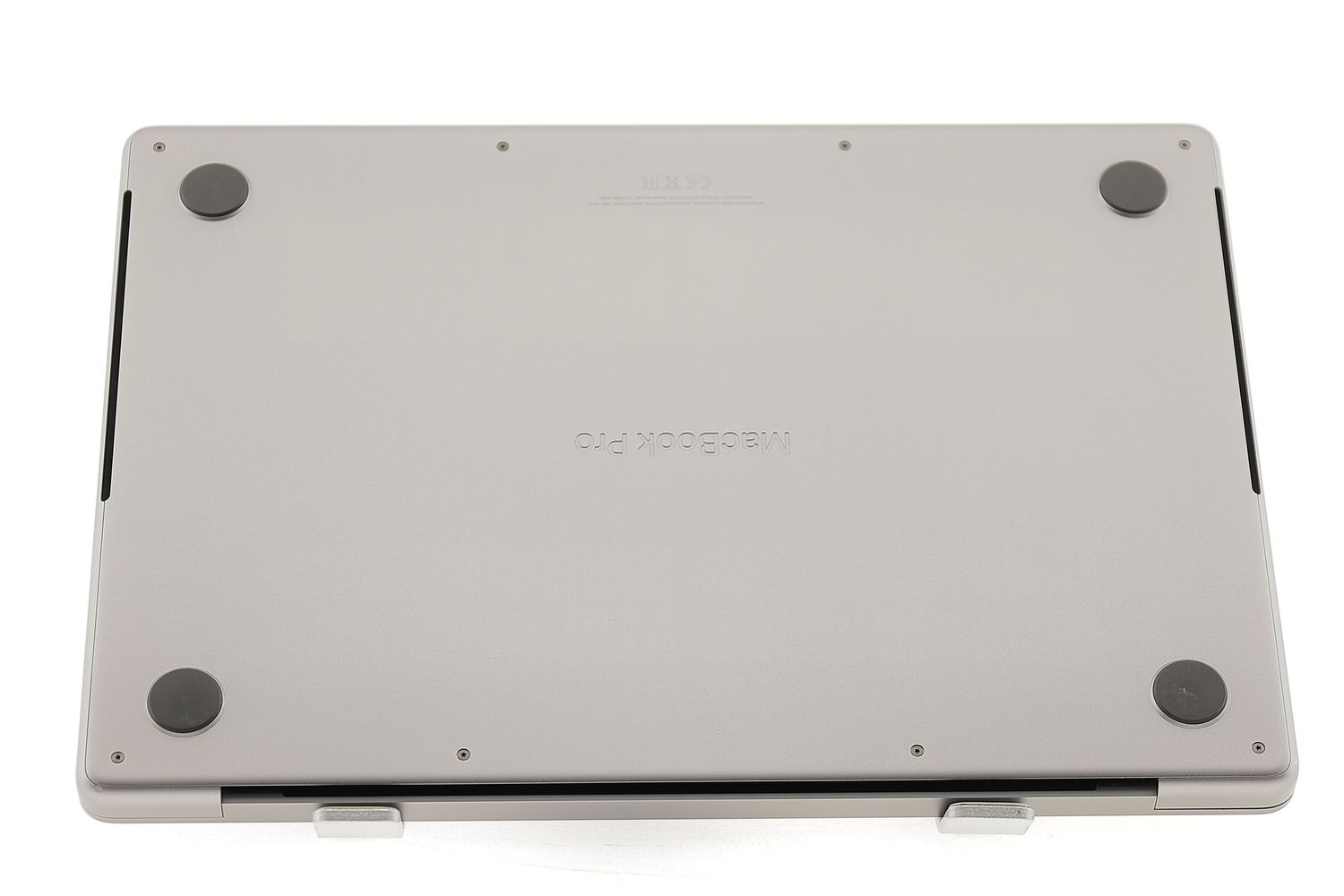 Apple MacBook Pro 14″ 2021, M1 Pro 8 Cores, 16 GB, 14 core GPU 512 GB Space Gray - Kiváló