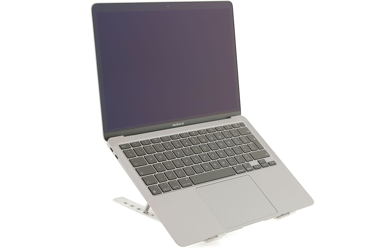 Apple MacBook Air 13″ 2020, i3 1.1 GHz, 8 GB, Intel Iris Plus 256 GB Space Gray - Като нов