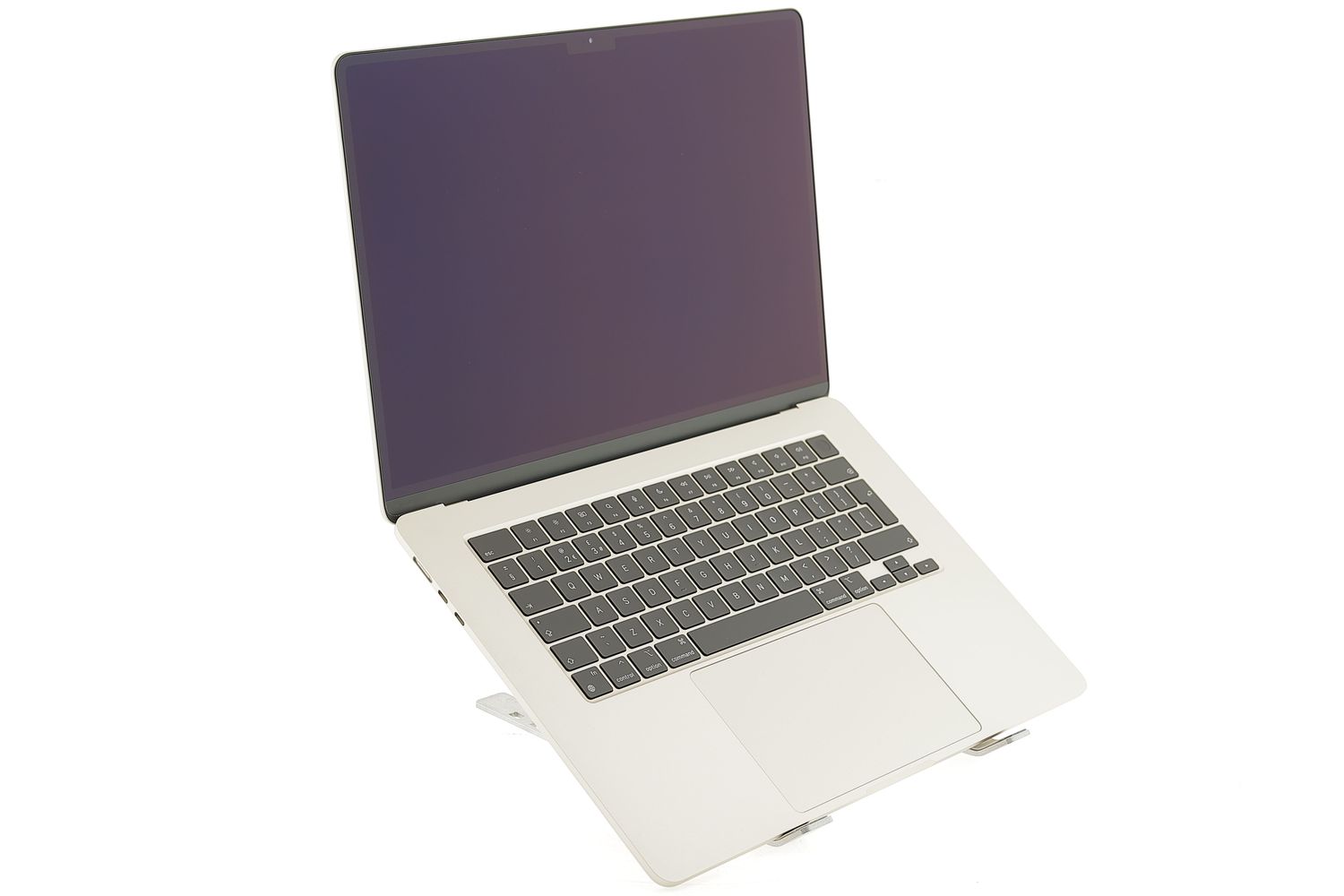 Apple MacBook Air 15″ 2024, M3 8 Cores, 16 GB, 10 core GPU 512 GB Starlight - Újszerű