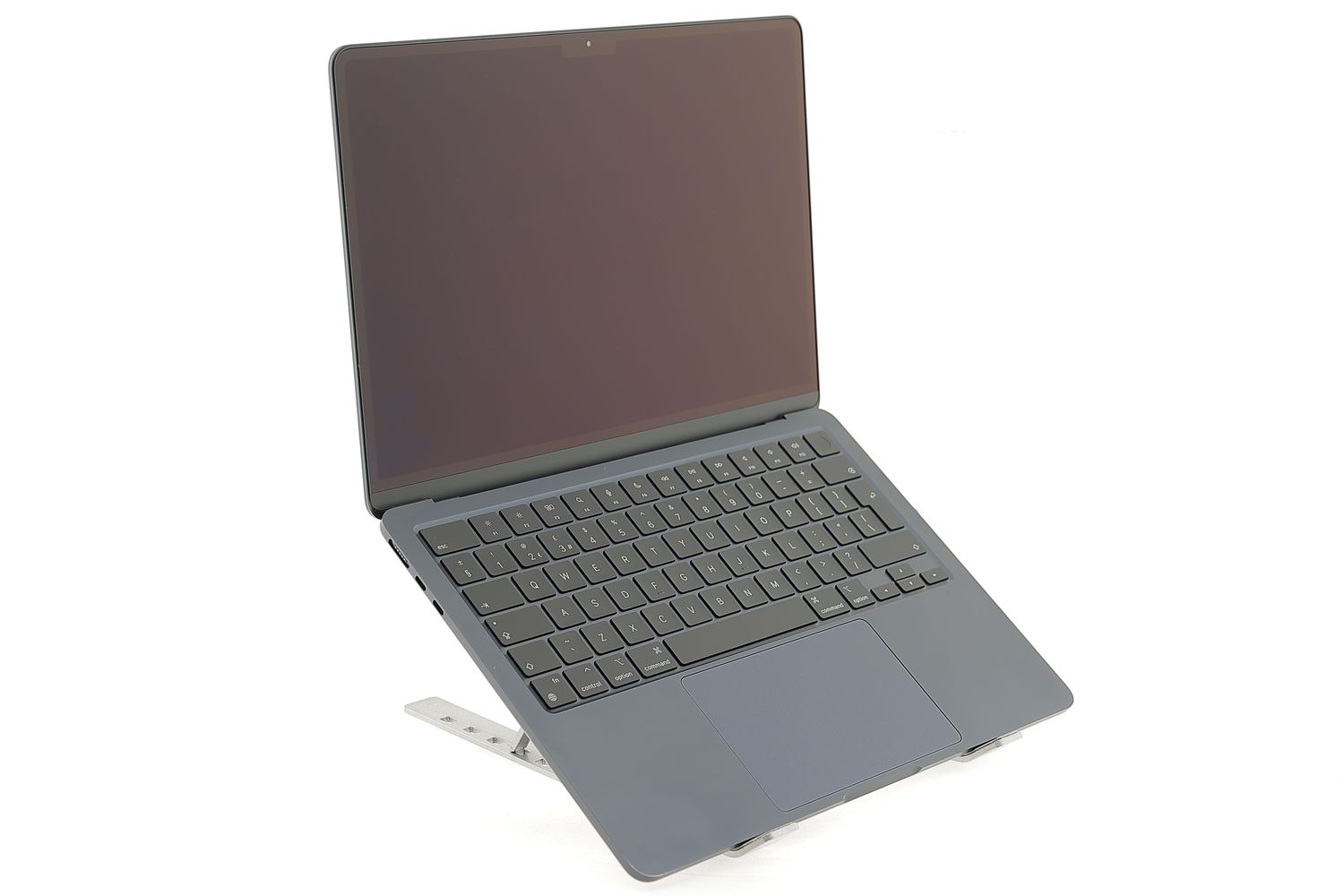 Apple MacBook Air 13″ 2022, M2 8 Cores, 8 GB, 8 core GPU 256 GB Midnight - Отлично