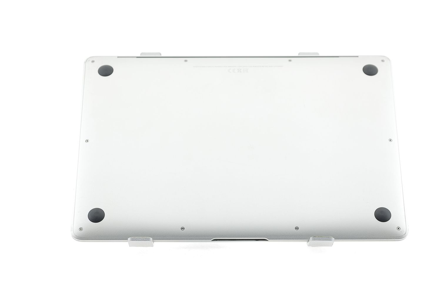 Apple MacBook Air 13″ 2020, i5 1.1 GHz, 8 GB, Intel Iris Plus 512 GB Silver - Много добро