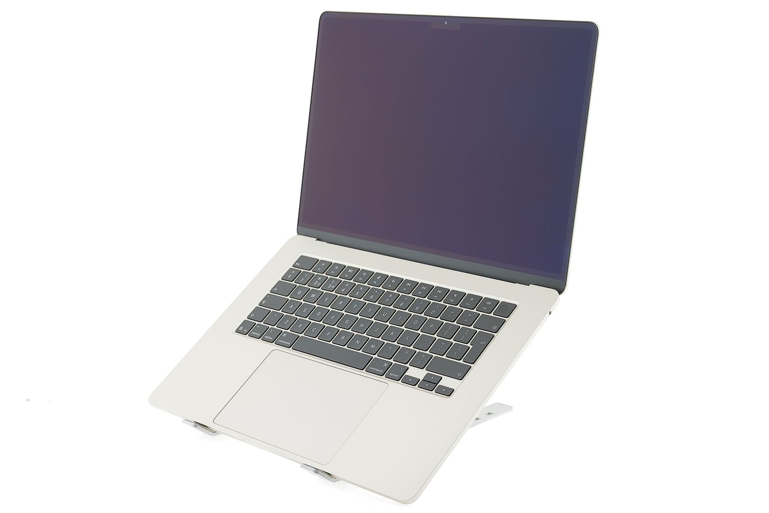 Apple MacBook Air 15″ 2025, M4 10 Cores, 16 GB, 10 core GPU 512 GB Starlight - Много добро