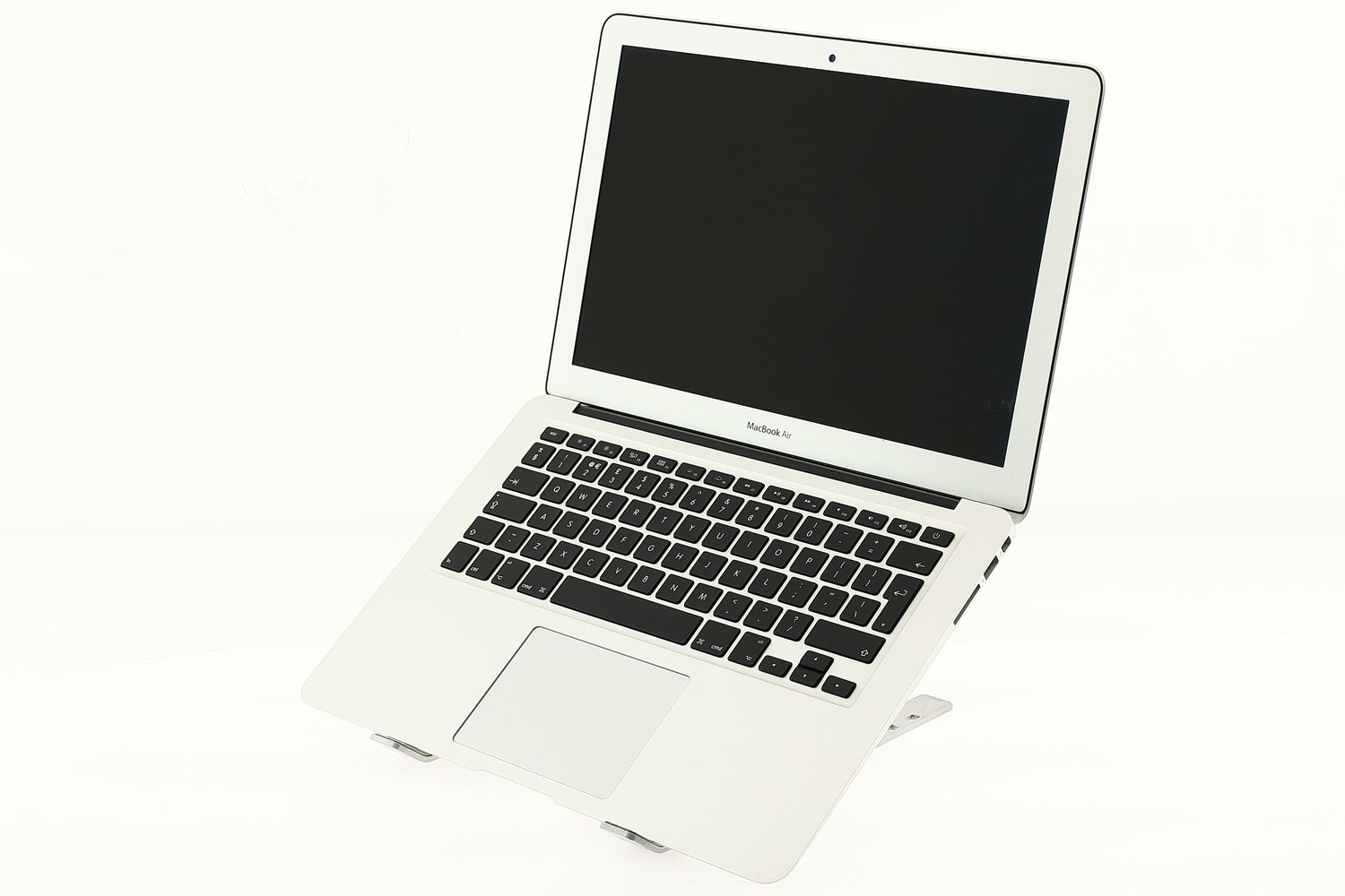 Apple MacBook Air 13″ 2017, i5 1.8 GHz, 8 GB, HD Graphics 6000 256 GB Silver - Като нов