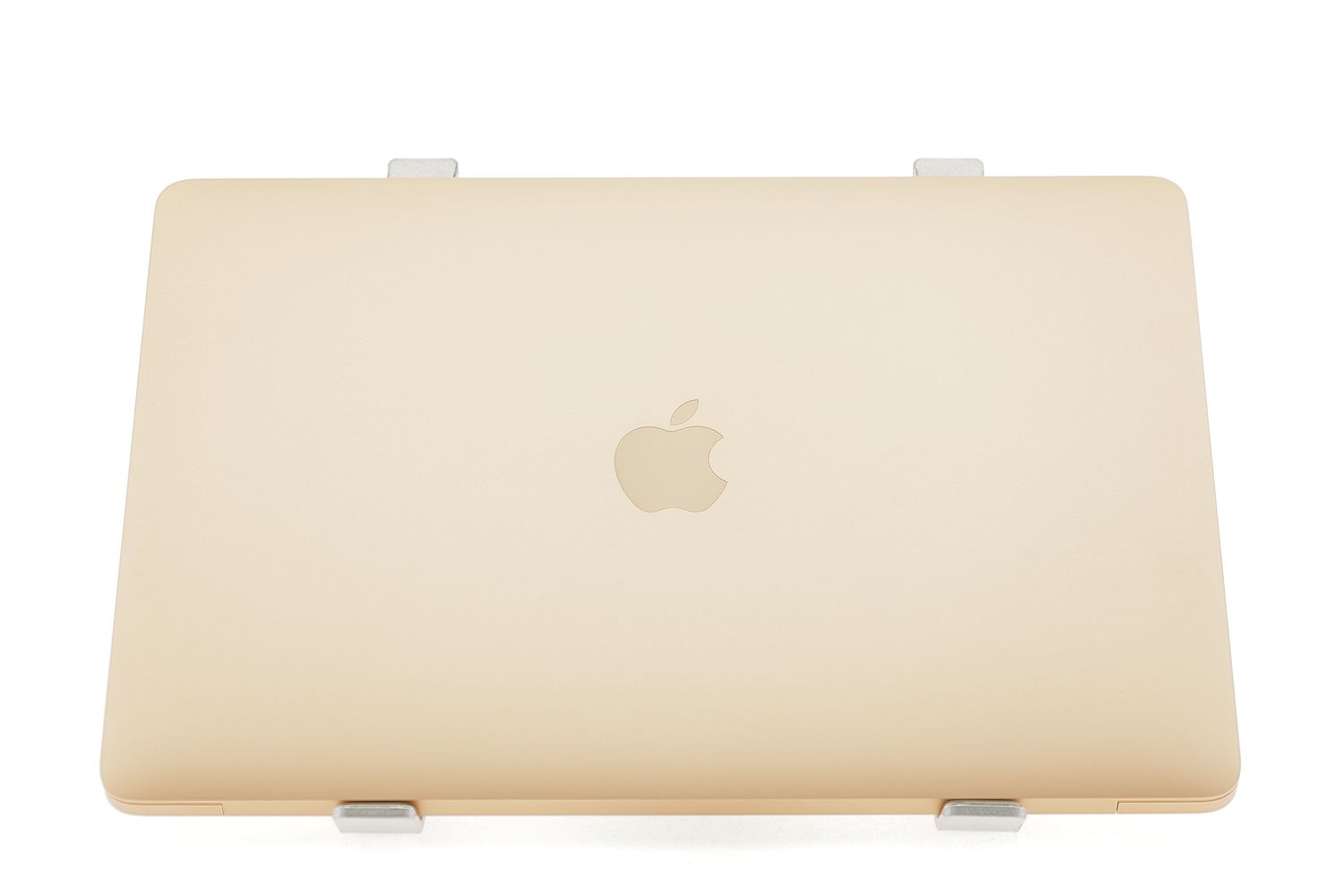 Apple MacBook Air 13″ 2020, i3 1.1 GHz, 8 GB, Intel Iris Plus 256 GB Gold - Excelent