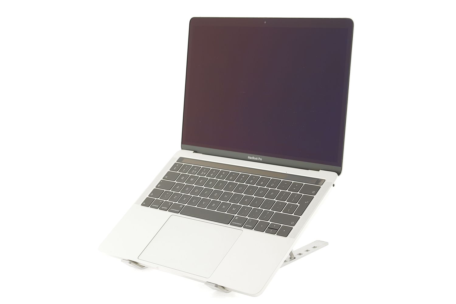 Apple MacBook Pro 13″ Touch Bar 2019, i5 1.4 GHz, 8 GB, Iris Plus Graphics 645 128 GB Silver - Excelent