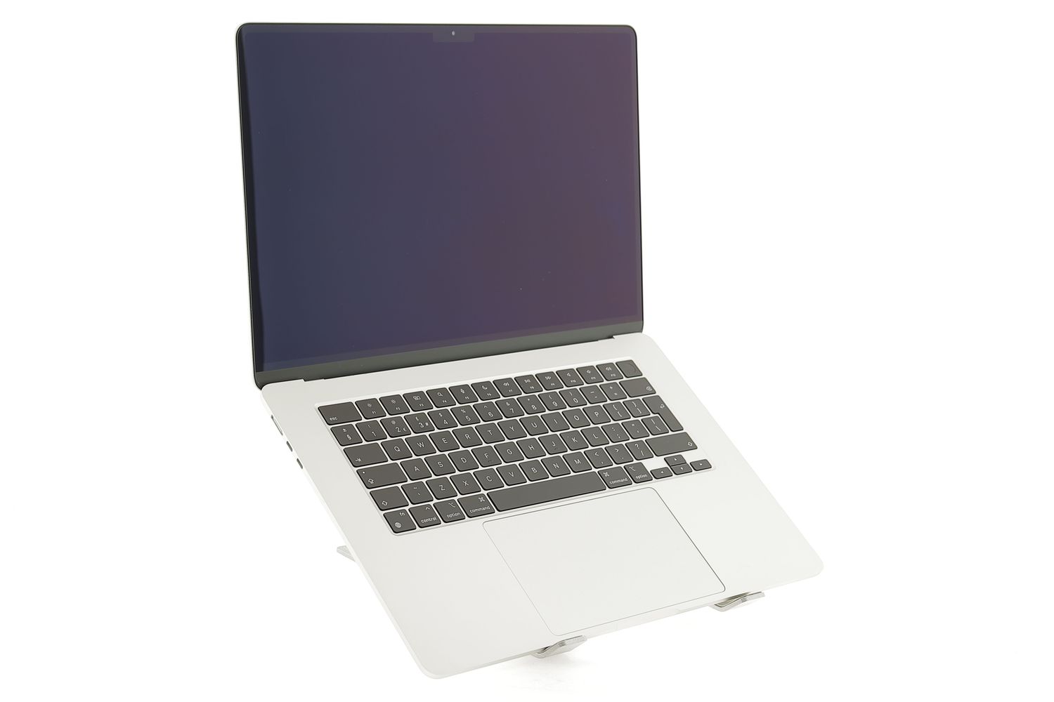 Apple MacBook Air 15″ 2024, M3 8 Cores, 8 GB, 10 core GPU 256 GB Silver - Újszerű
