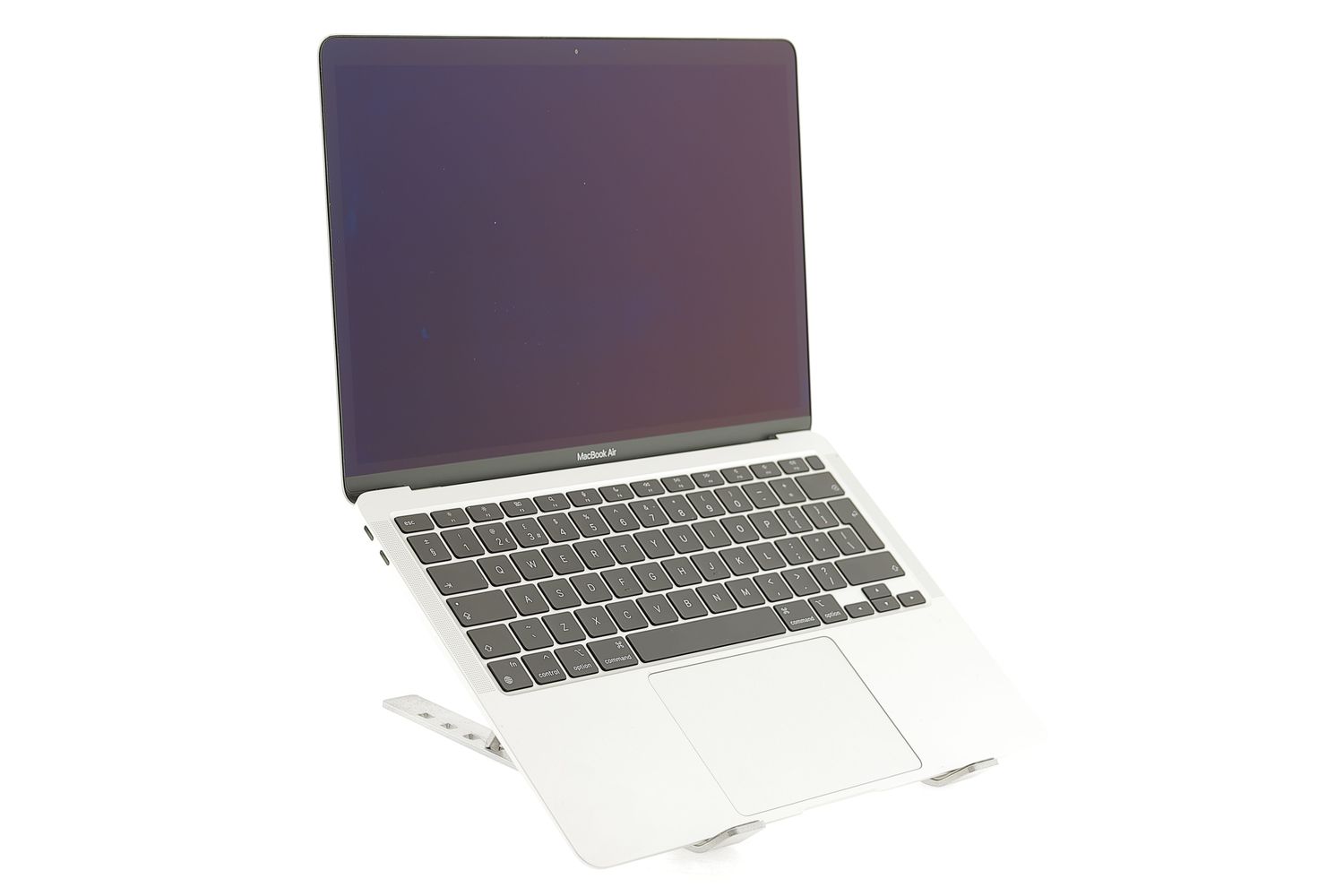 Apple MacBook Air 13″ 2020, i7 1.2 GHz, 16 GB, Intel Iris Plus 256 GB Silver - Ca nou