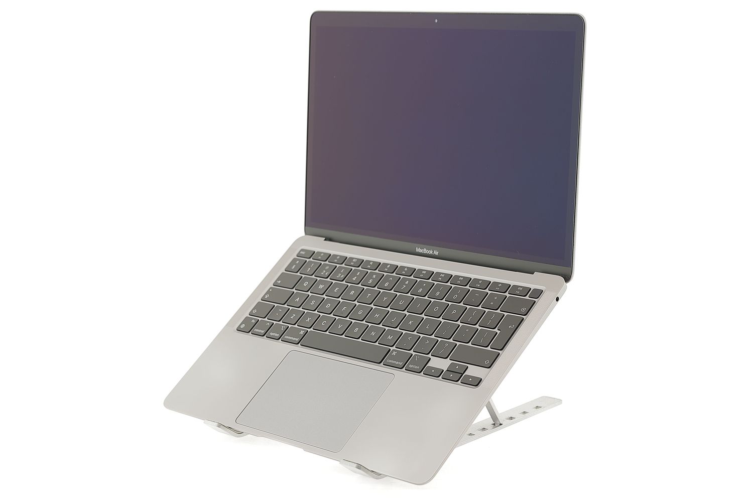 Apple MacBook Air 13″ 2020, M1 8 Cores, 16 GB, 7 core GPU 256 GB Space Gray - Foarte bun