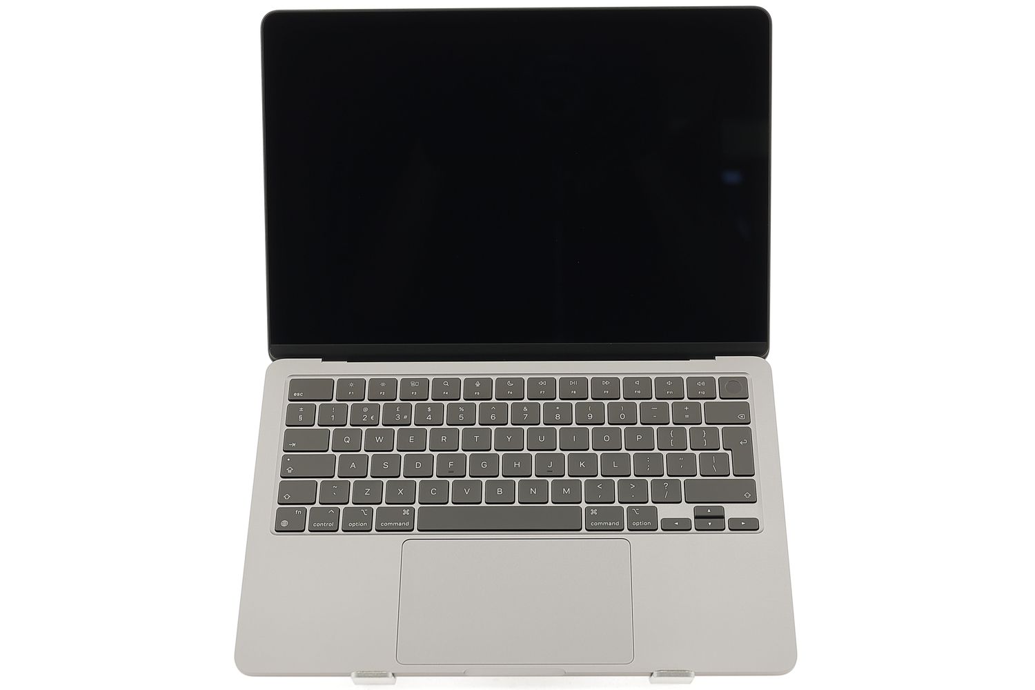 Apple MacBook Air 13″ 2022, M2 8 Cores, 8 GB, 8 core GPU 256 GB Space Gray - Като нов