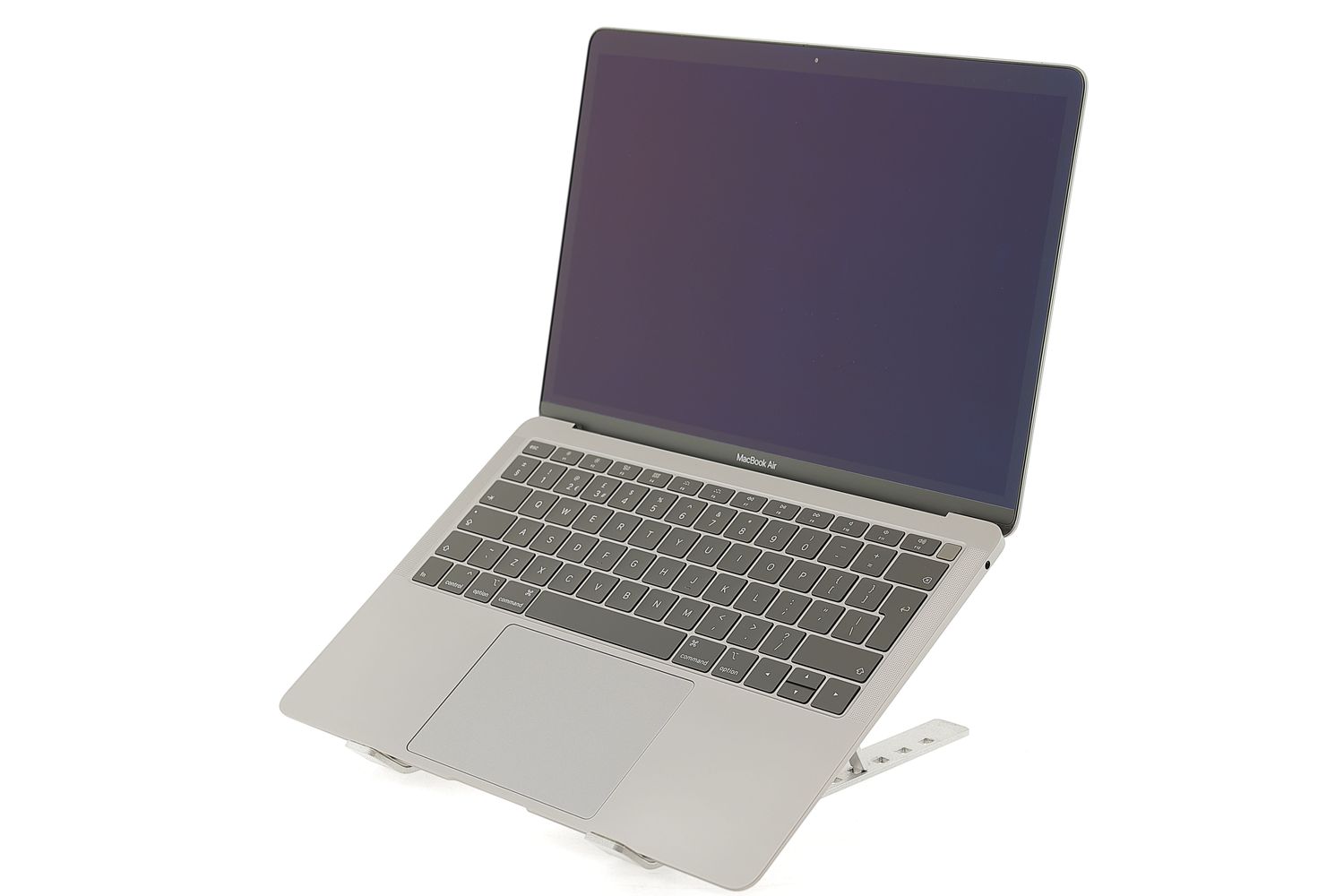 Apple MacBook Air 13″ 2018, i5 1.6 GHz, 8 GB, Intel UHD Graphics 617 128 GB Space Gray - Ca nou