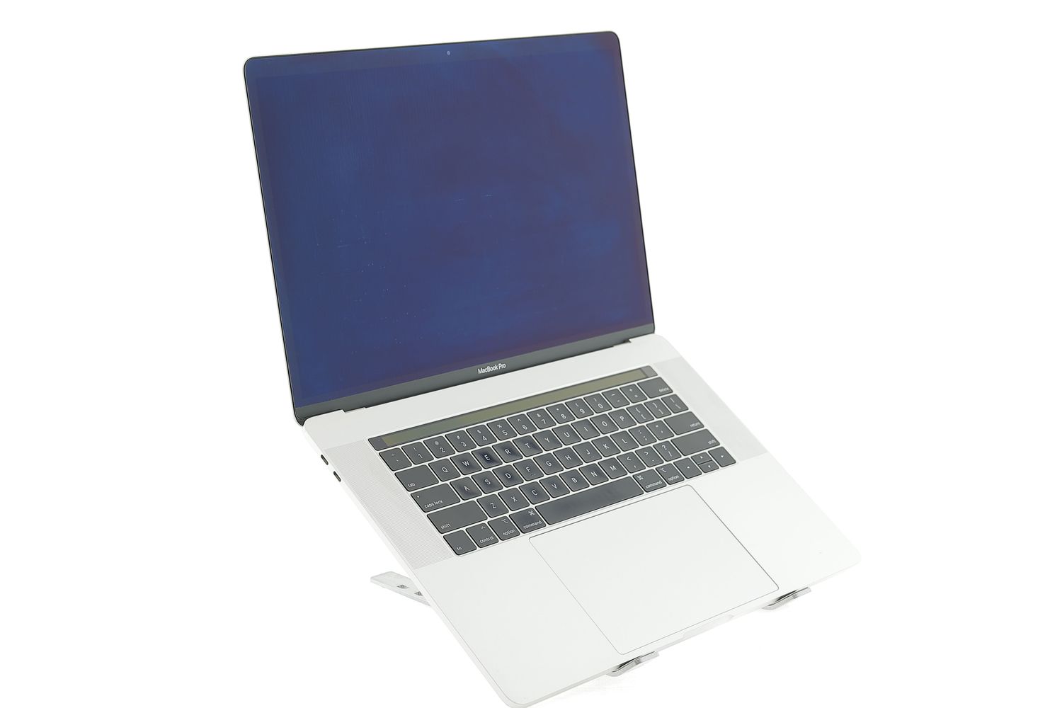 Apple MacBook Pro 15″ Touch Bar 2018, i7 2.2 GHz, 16 GB, AMD Radeon Pro 555X 256 GB Silver - Excelent