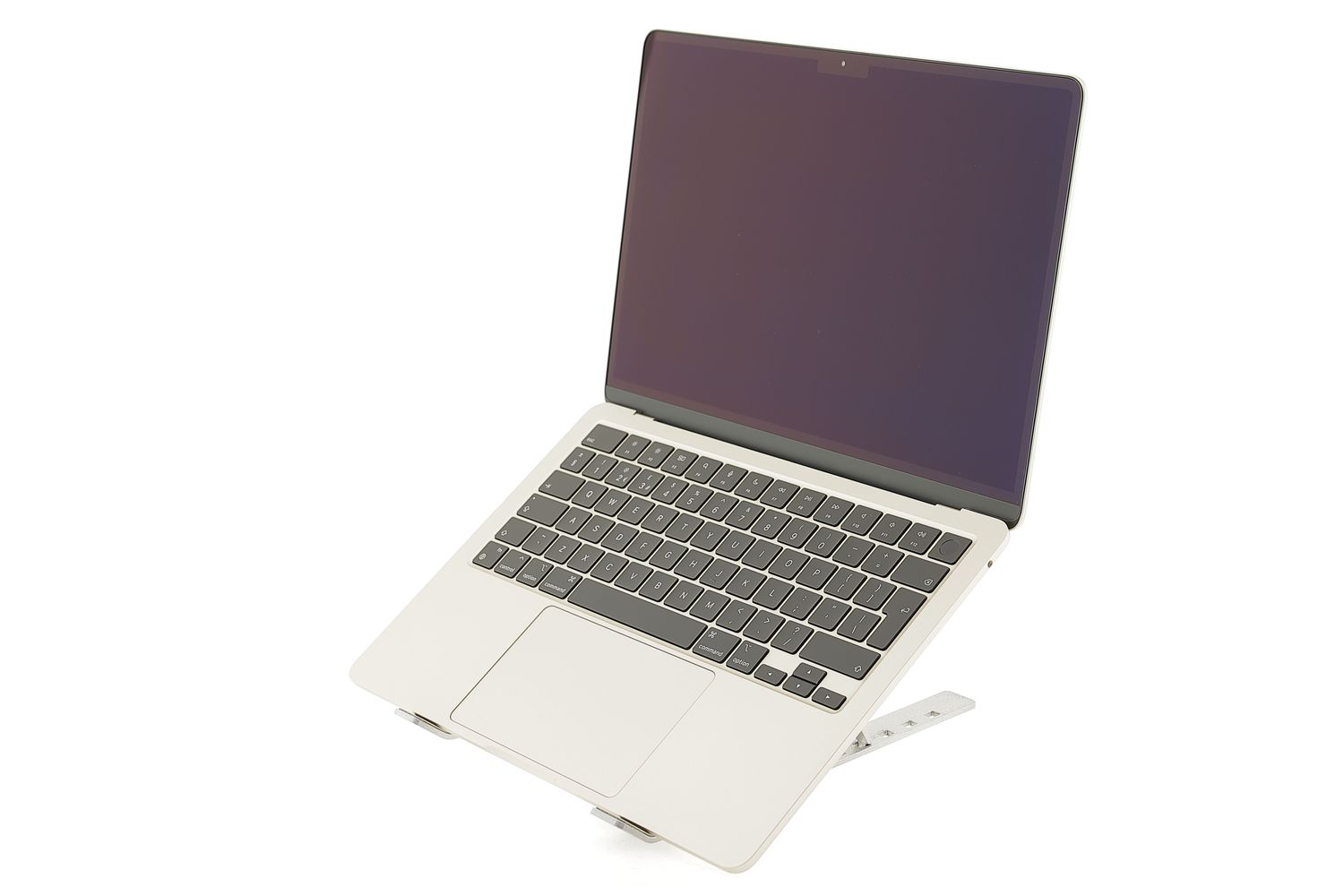 Apple MacBook Air 13″ 2024, M3 8 Cores, 8 GB, 8 core GPU 256 GB Starlight - Excelent
