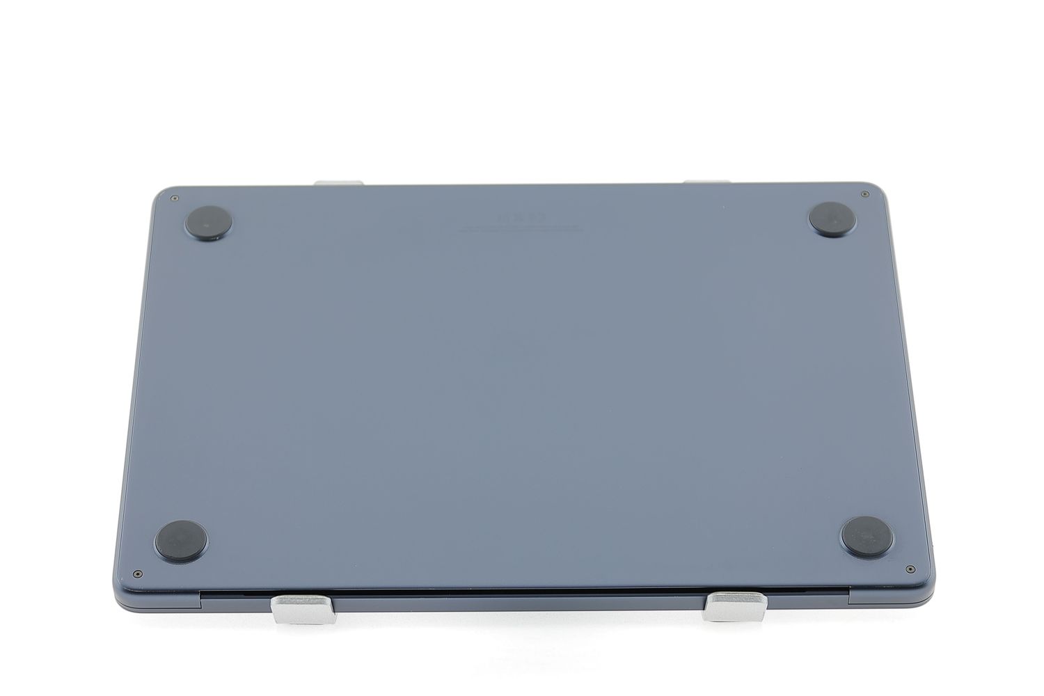 Apple MacBook Air 13″ 2022, M2 8 Cores, 8 GB, 8 core GPU 256 GB Midnight - Отлично