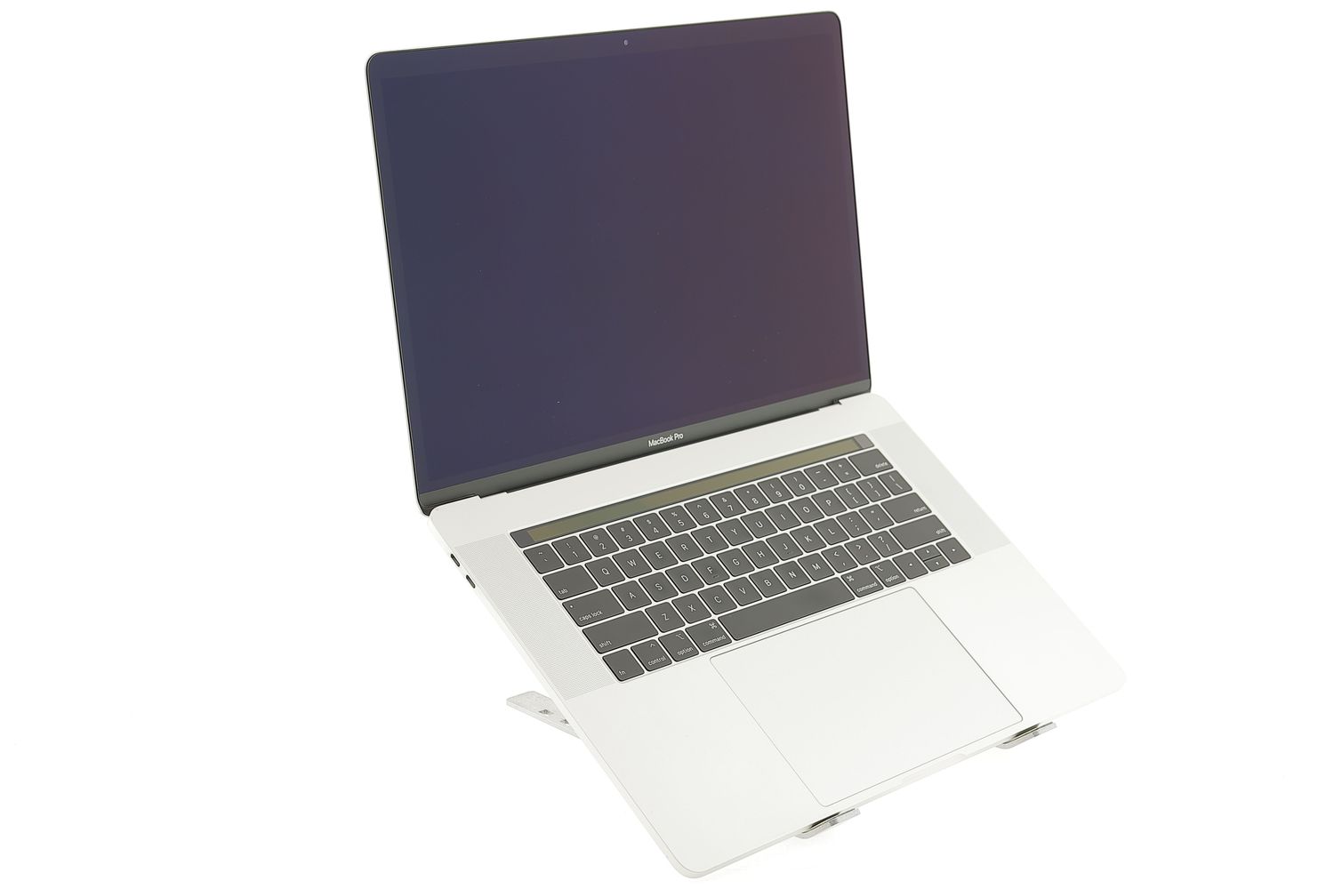 Apple MacBook Pro 15″ Touch Bar 2019, i9 2.4 GHz, 32 GB, AMD Radeon Pro 560x 1 TB Silver - Foarte bun
