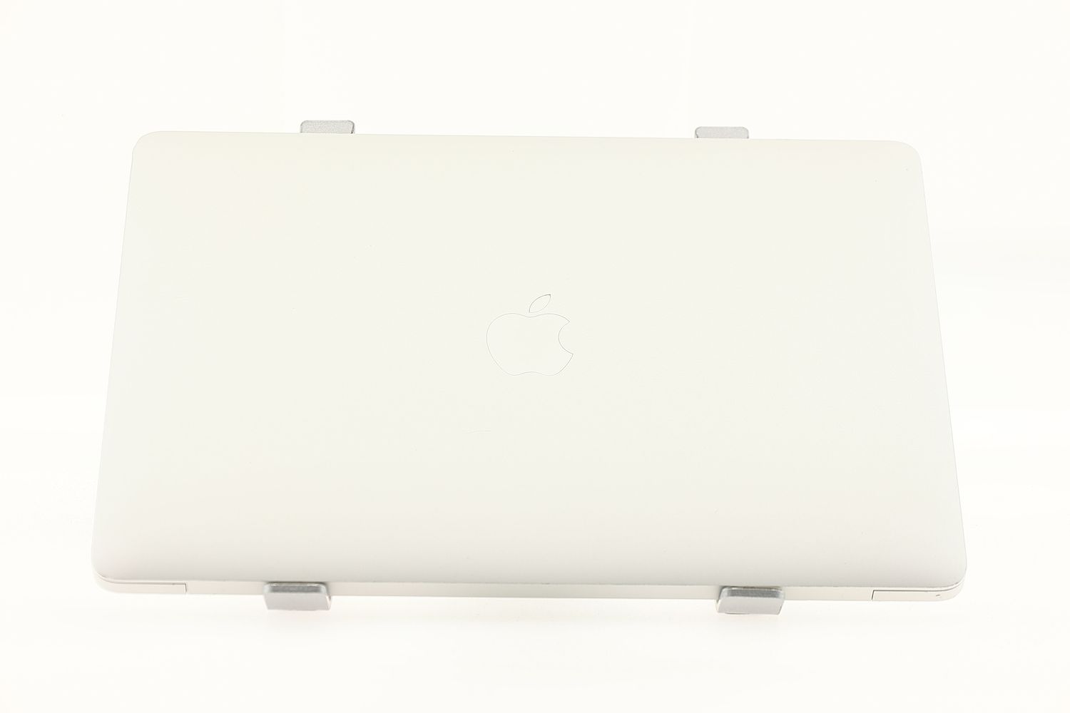 Apple MacBook Air 13″ 2020, i3 1.1 GHz, 8 GB, Intel Iris Plus 256 GB Silver - Nagyon jó
