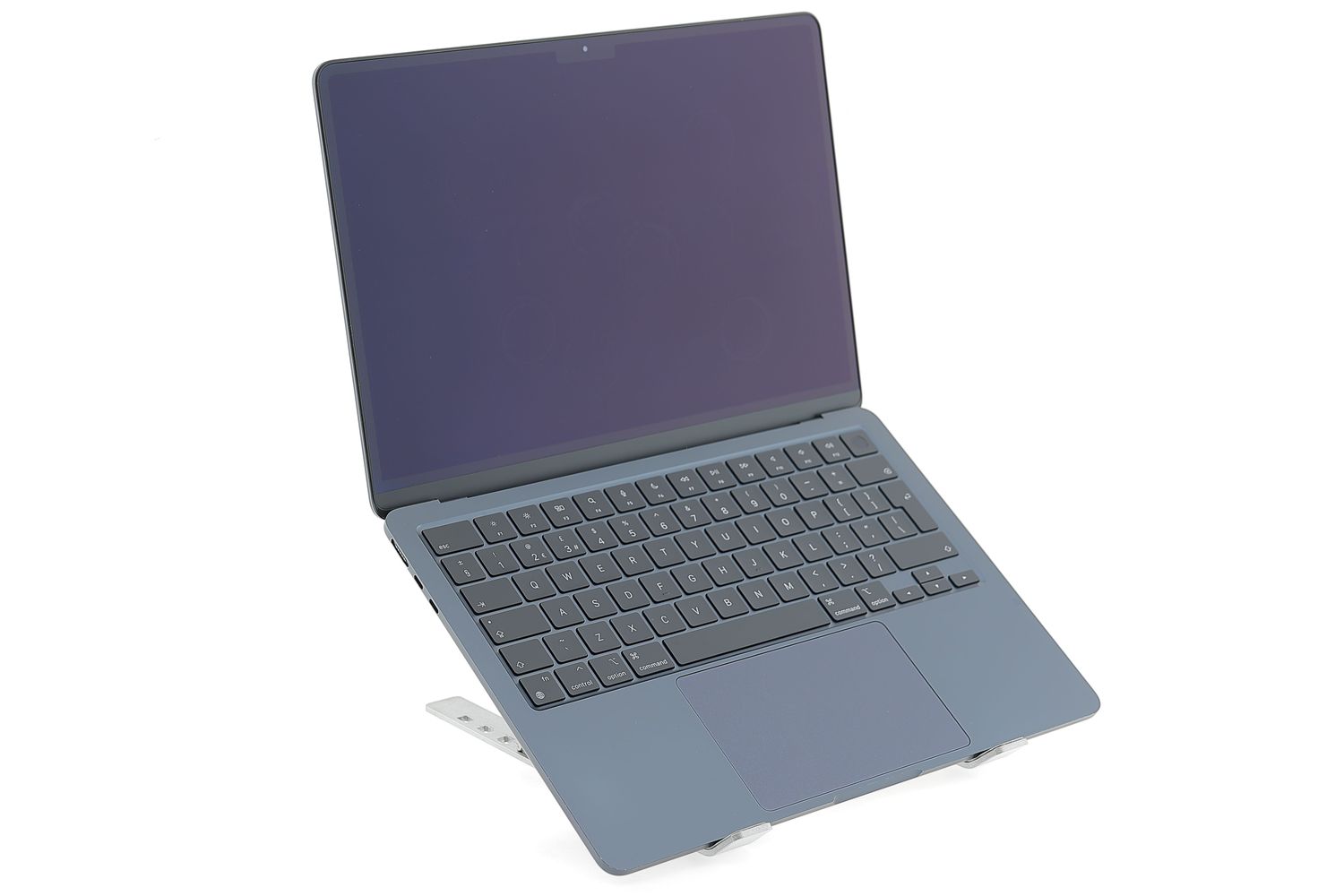 Apple MacBook Air 13″ 2022, M2 8 Cores, 8 GB, 8 core GPU 256 GB Midnight - Отлично