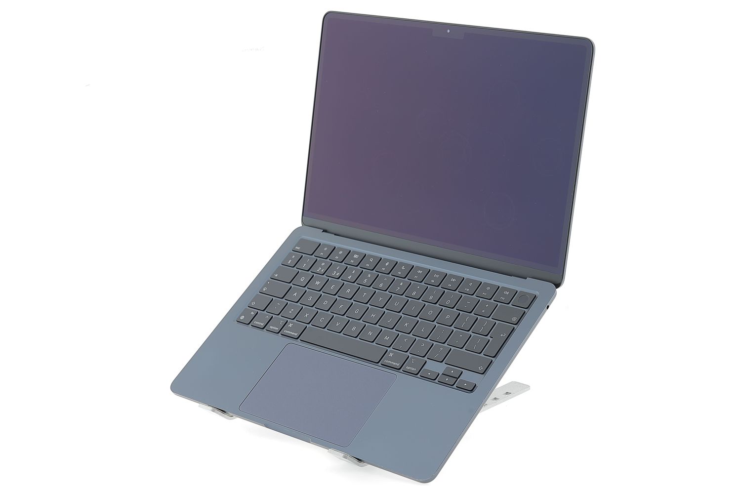 Apple MacBook Air 13″ 2022, M2 8 Cores, 8 GB, 8 core GPU 256 GB Midnight - Отлично
